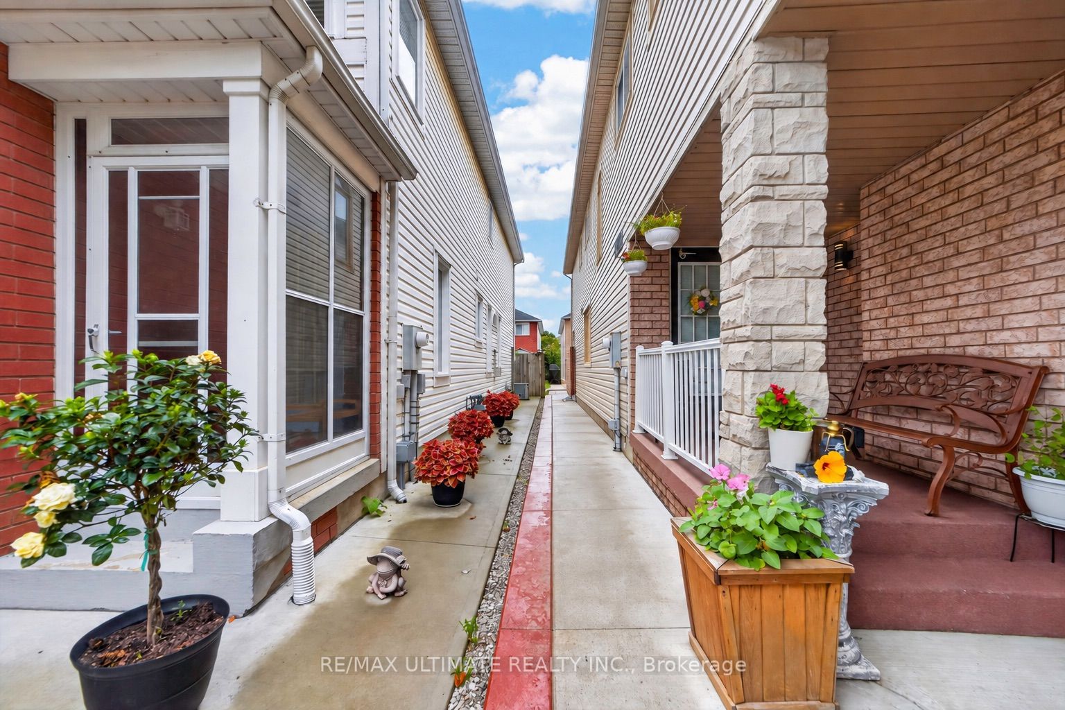 82 Yellow Brick Road Property Photo 3