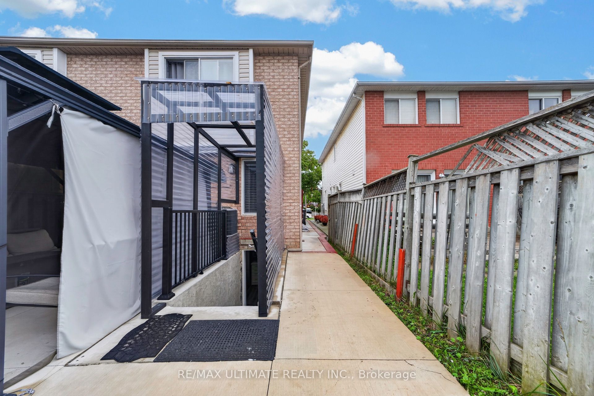 82 Yellow Brick Road Property Photo 4