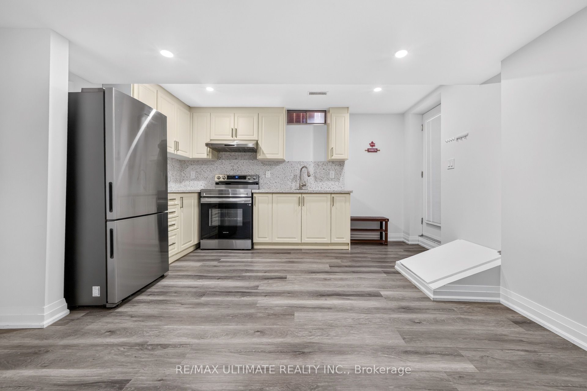 82 Yellow Brick Road Property Photo 6