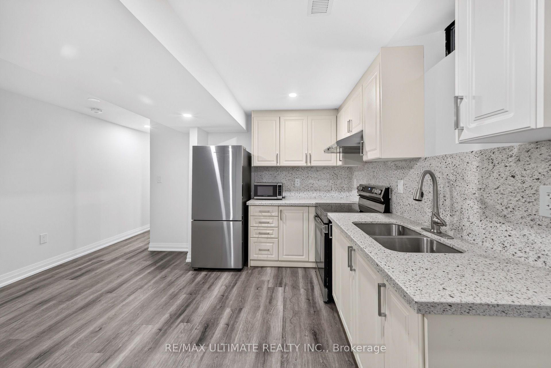 82 Yellow Brick Road Property Photo 11