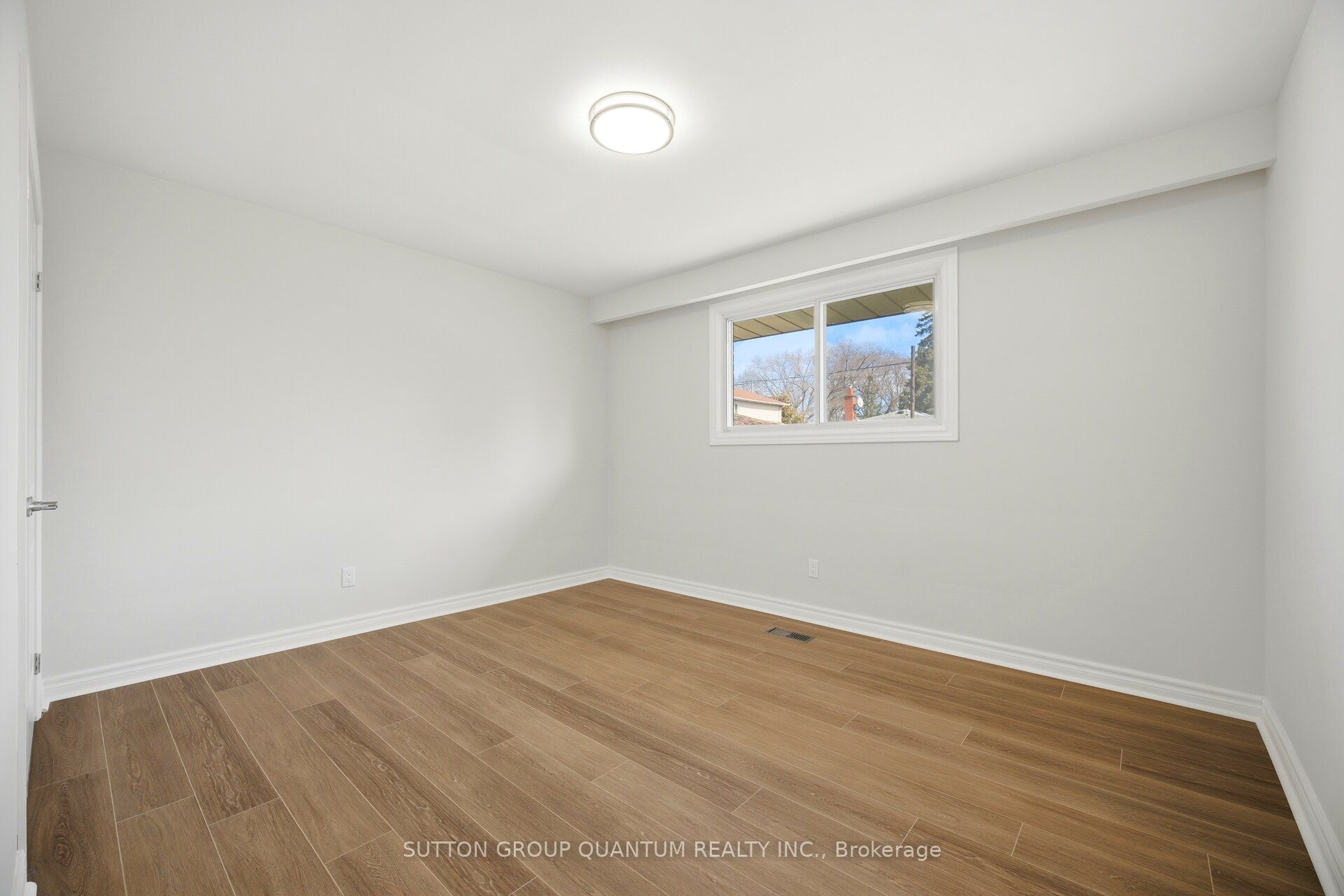 126 Angelene Street Property Photo 15