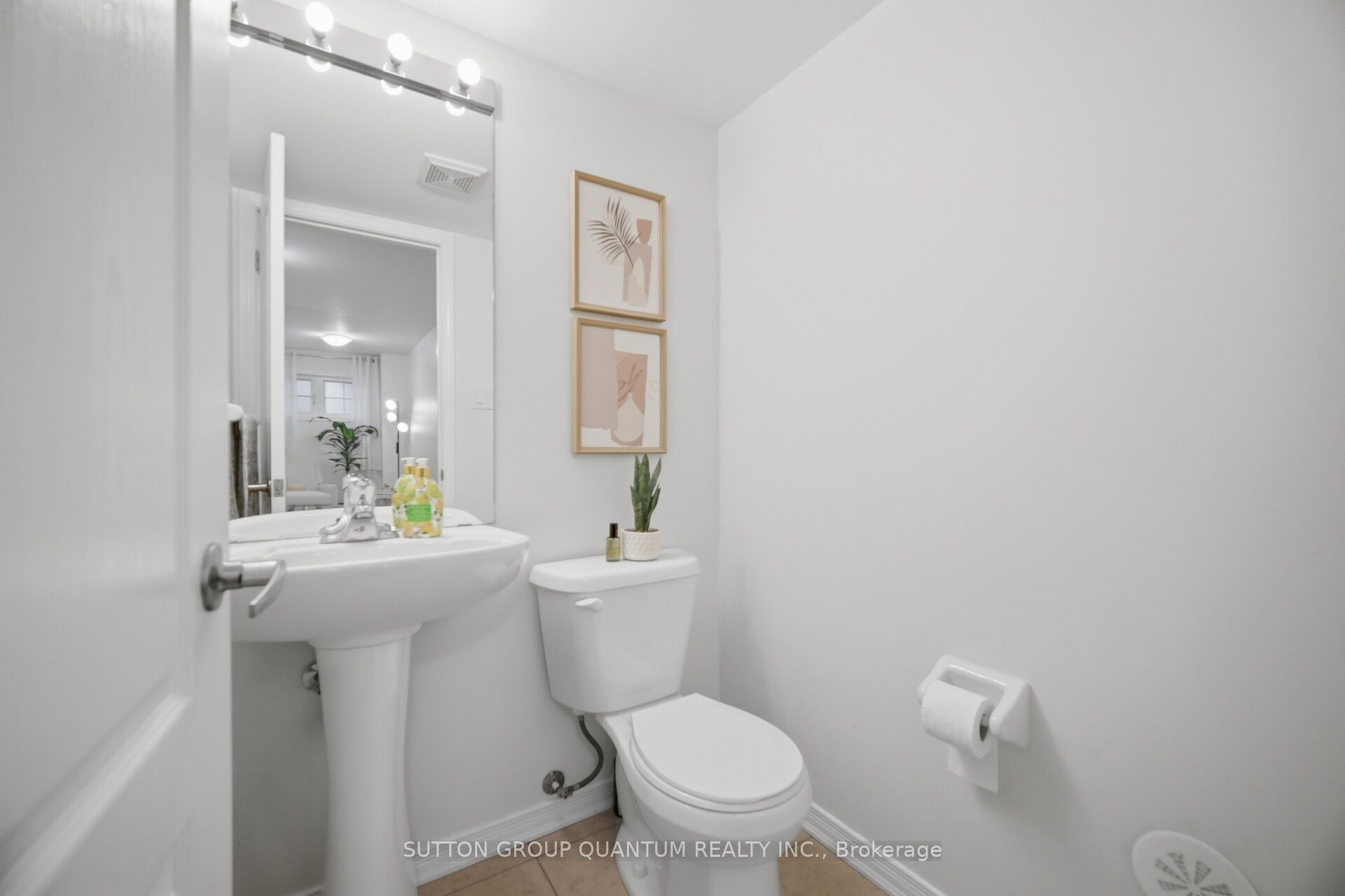 2441 Greenwich Drive 37 Property Photo 18