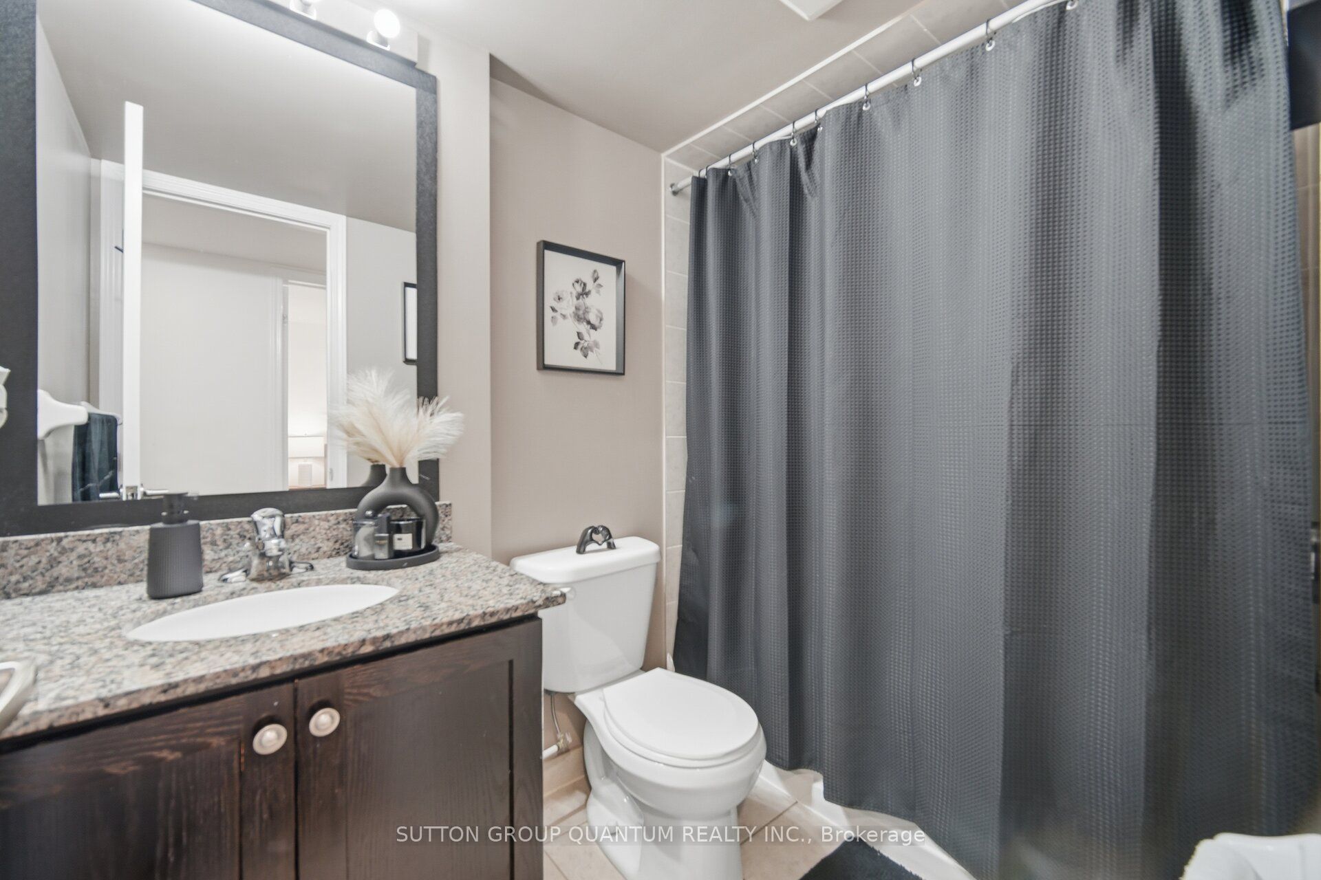 2441 Greenwich Drive 37 Property Photo 20