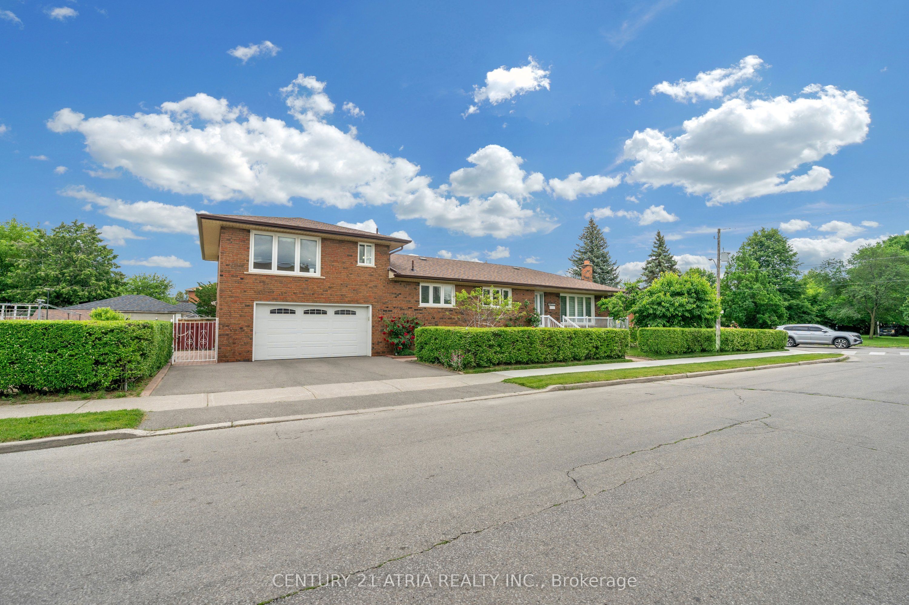 110 Harding Avenue Property Photo 2