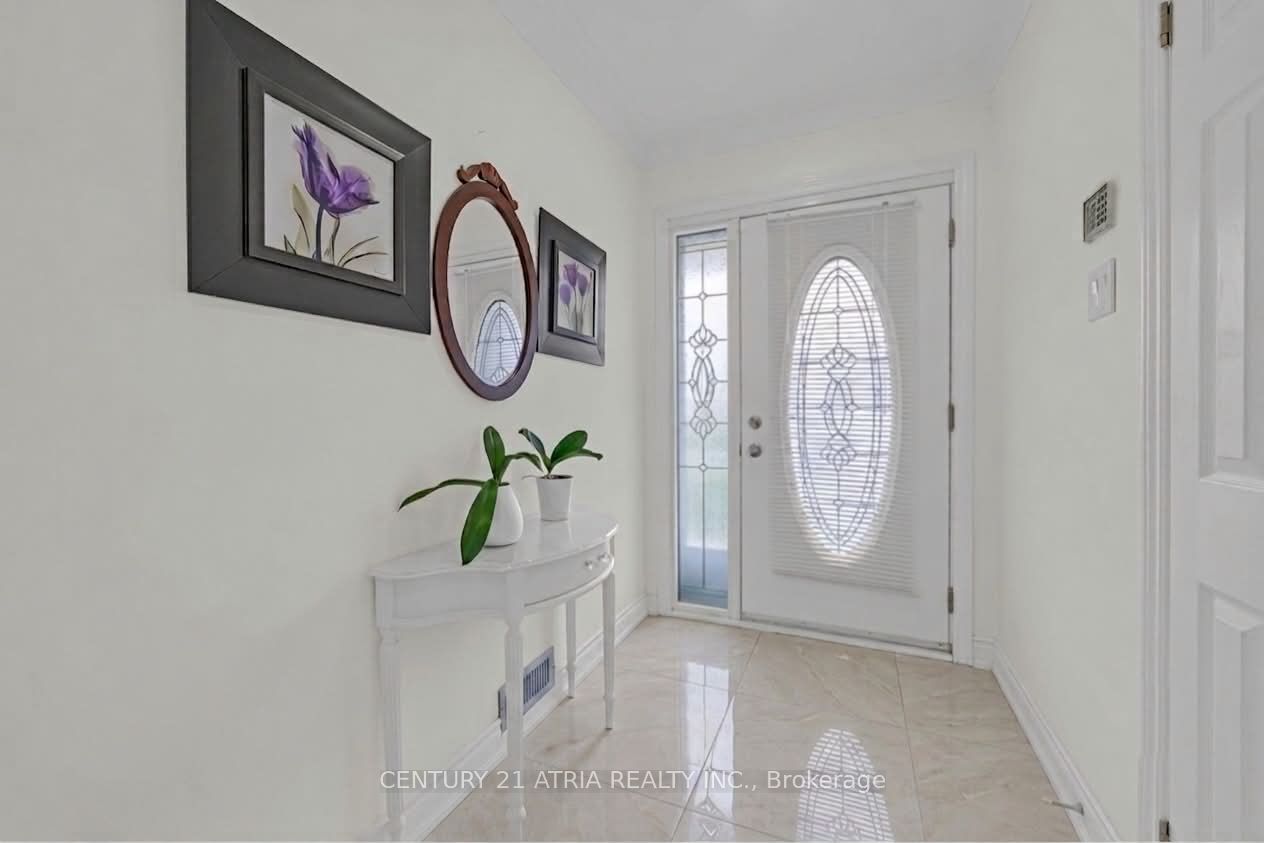 110 Harding Avenue Property Photo 5
