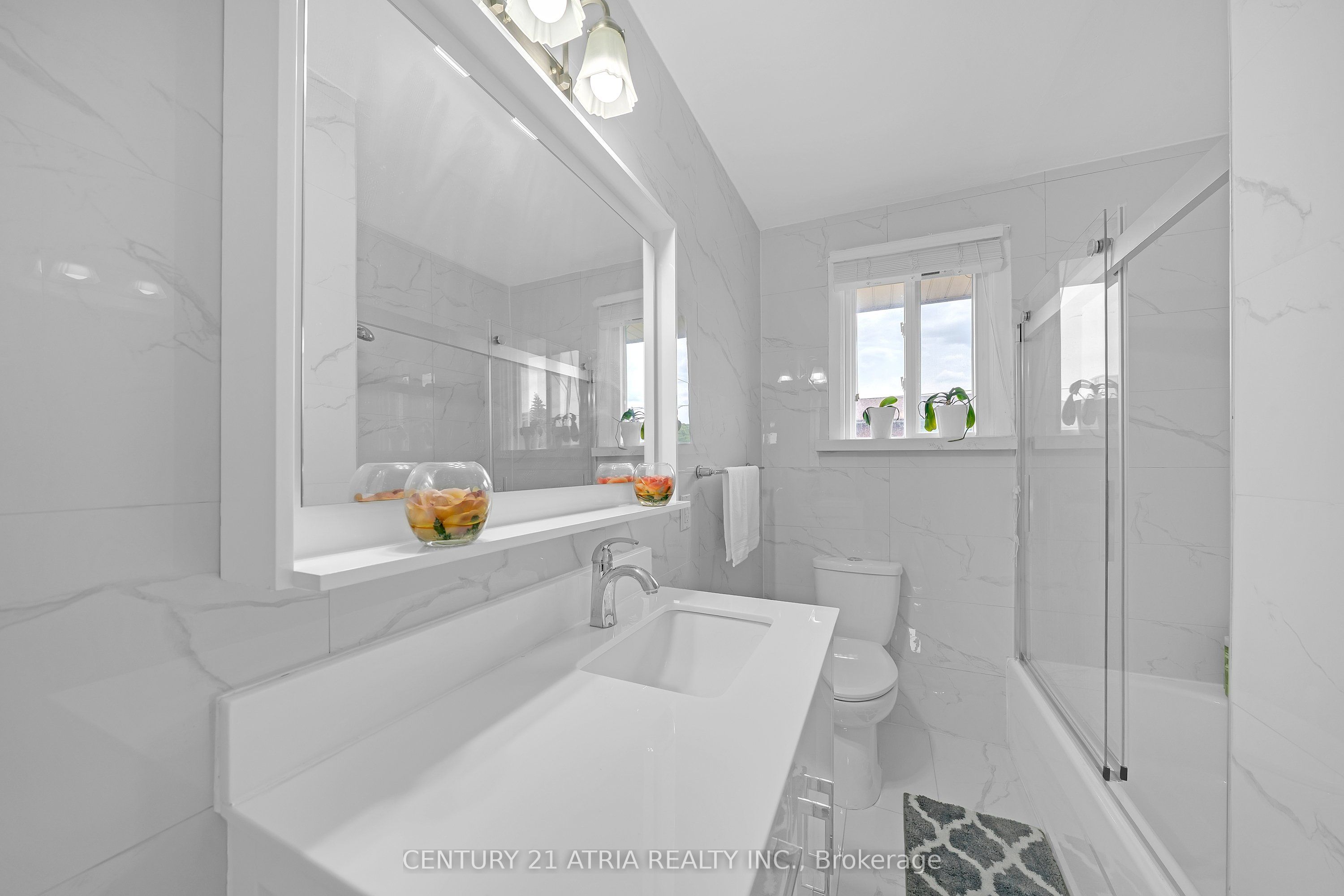 110 Harding Avenue Property Photo 20