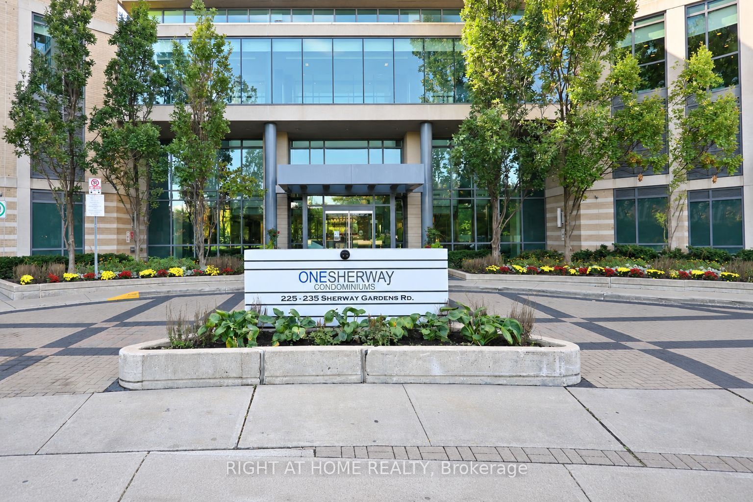 225 Sherway Gardens Road 105 Property Photo 2
