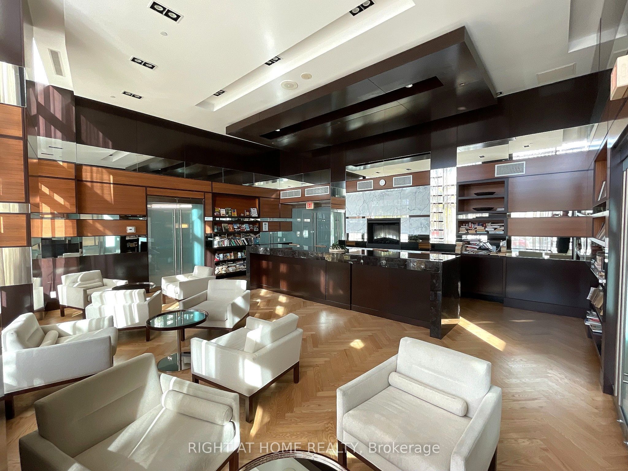 225 Sherway Gardens Road 105 Property Photo 17
