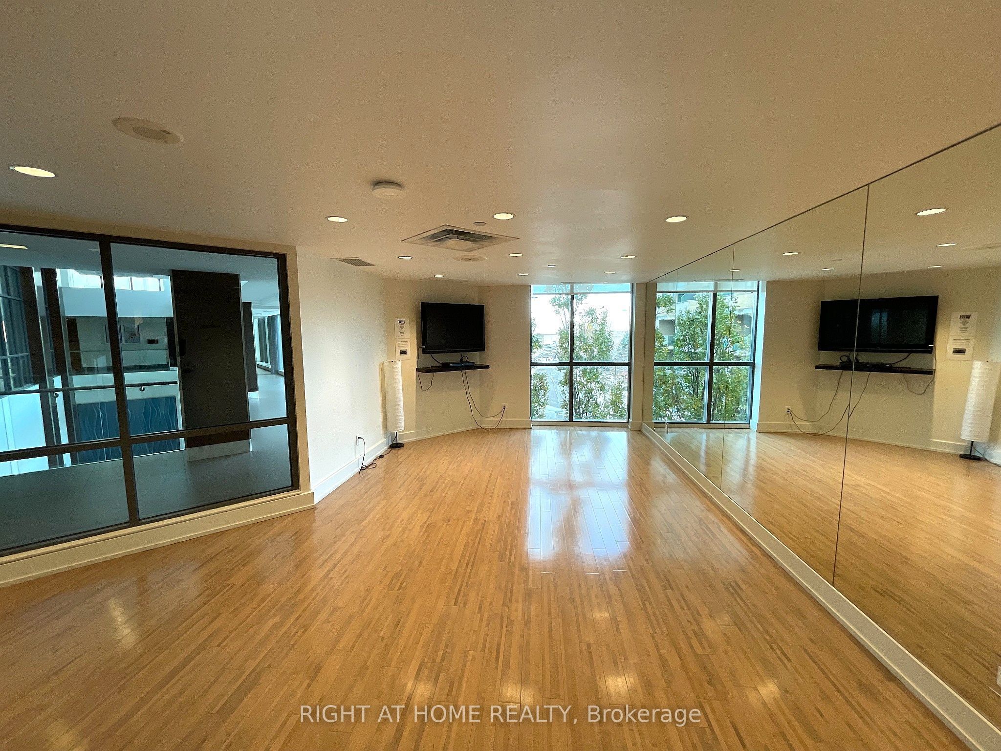225 Sherway Gardens Road 105 Property Photo 27
