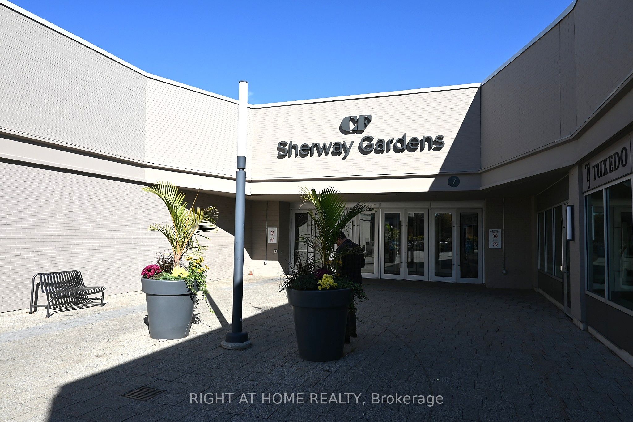 225 Sherway Gardens Road 105 Property Photo 34