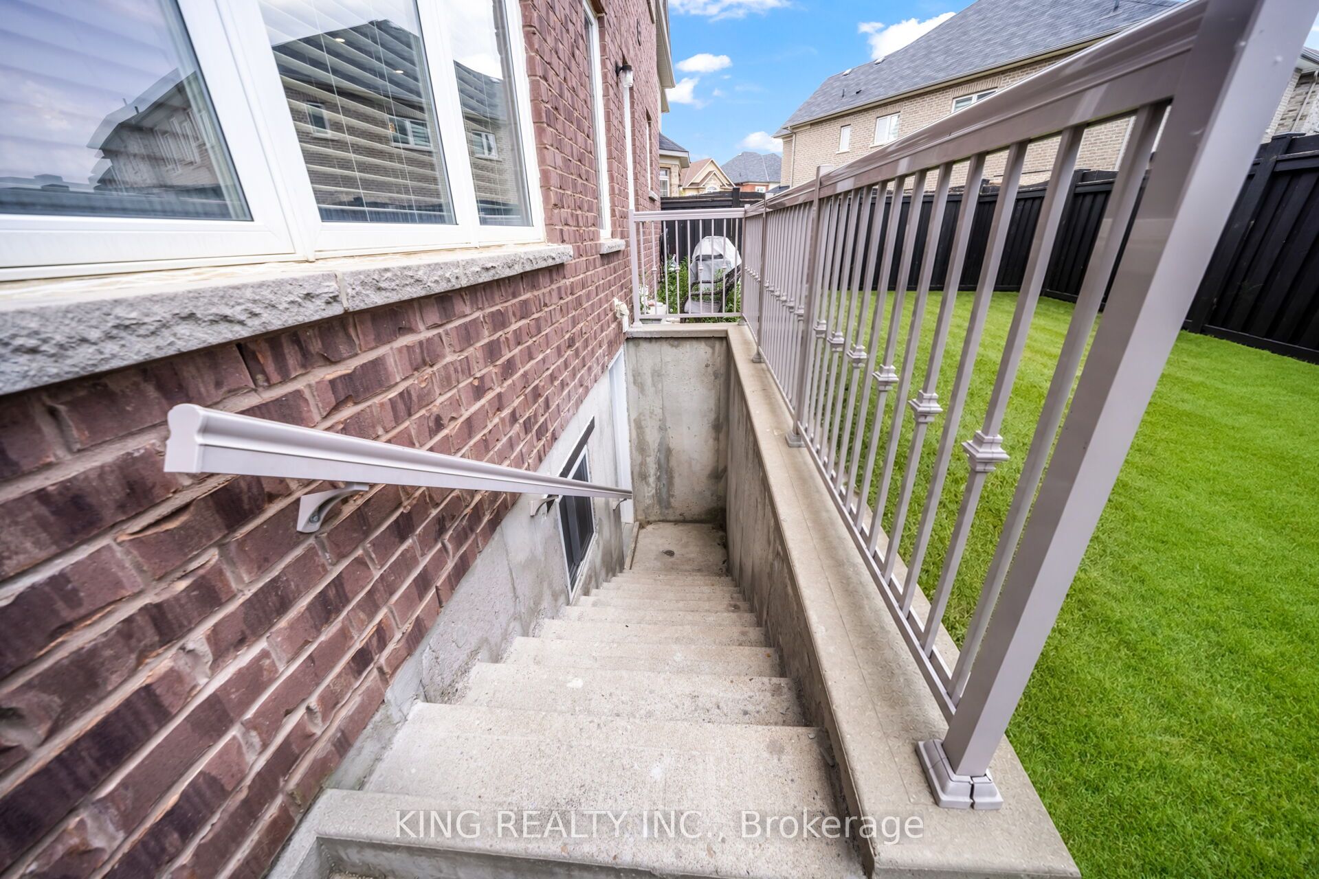 11 Malpass Street Property Photo 28