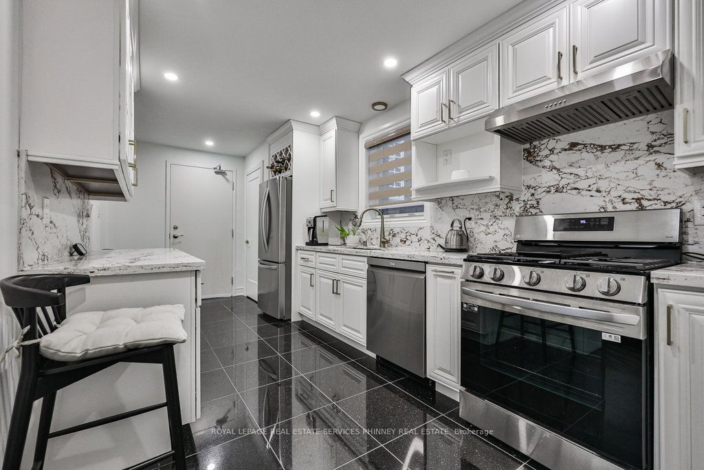 93 Park Street W 1 Property Photo 6