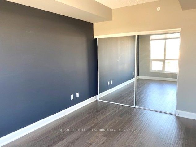 W13777040 Property Photo 10