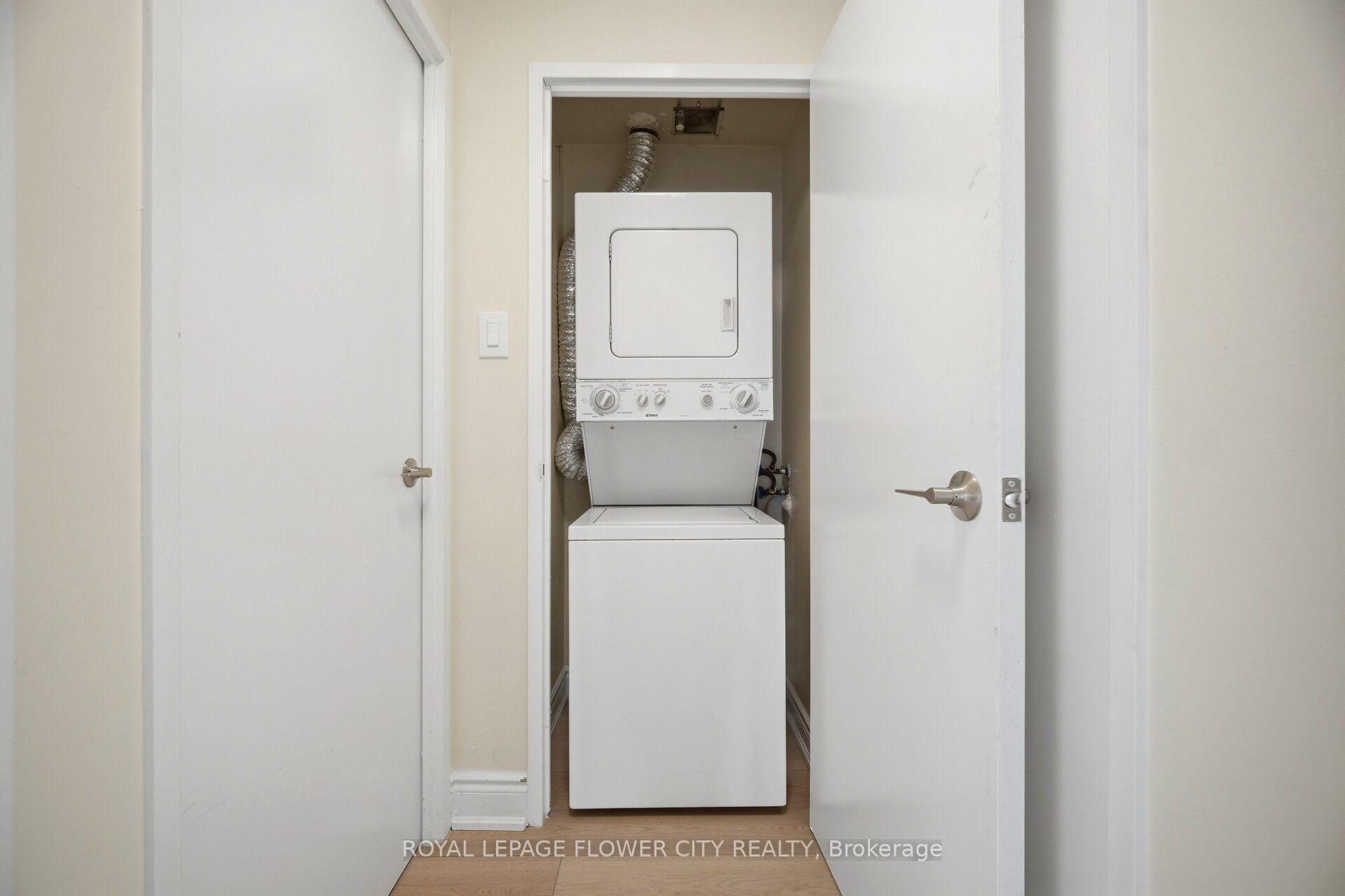 8 Lisa Street 307 Property Photo 27