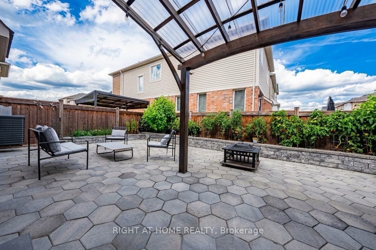 1249 Leger Way Property Photo 15