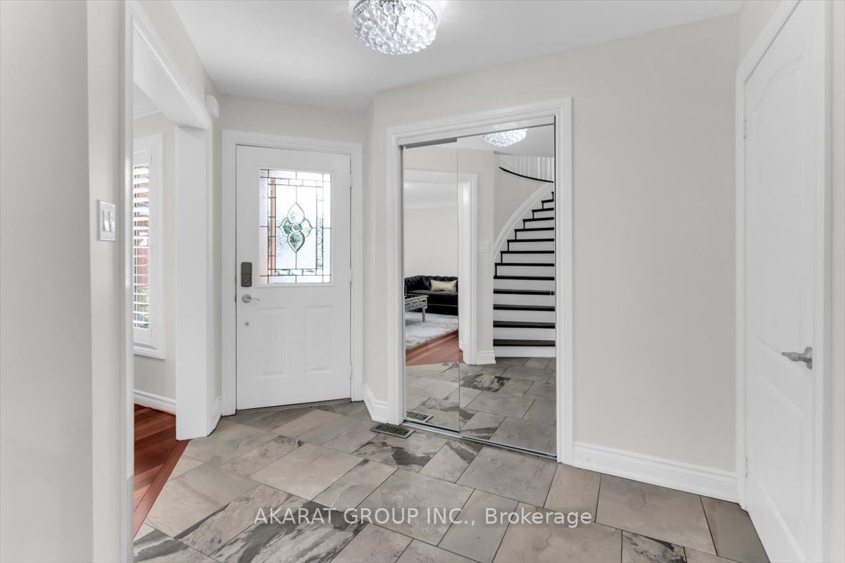 6907 Gracefield Drive Property Photo 3