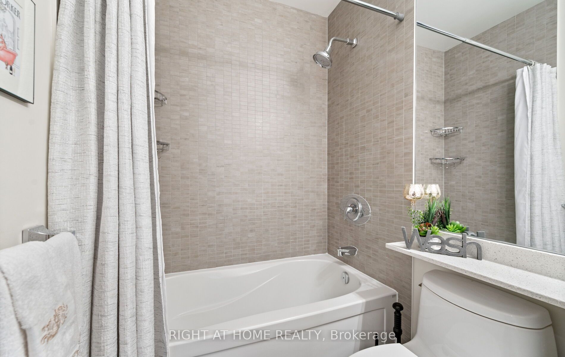 50 Absolute Avenue 4902 Lph Property Photo 8