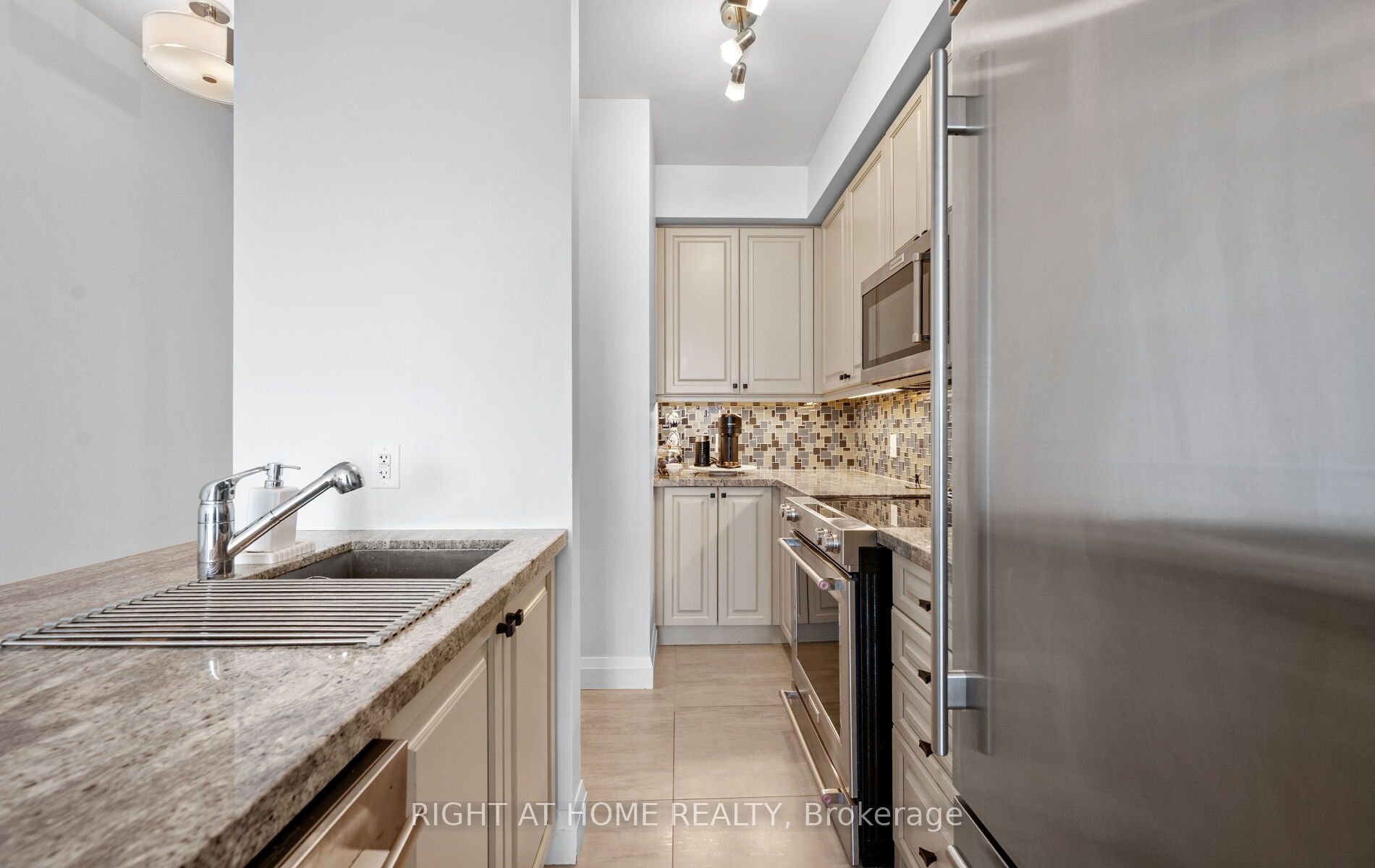50 Absolute Avenue 4902 Lph Property Photo 14