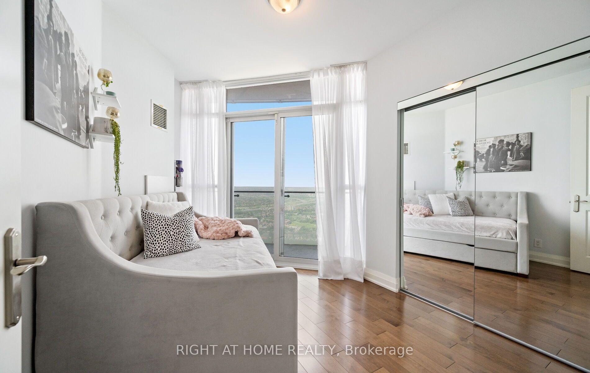 50 Absolute Avenue 4902 Lph Property Photo 21