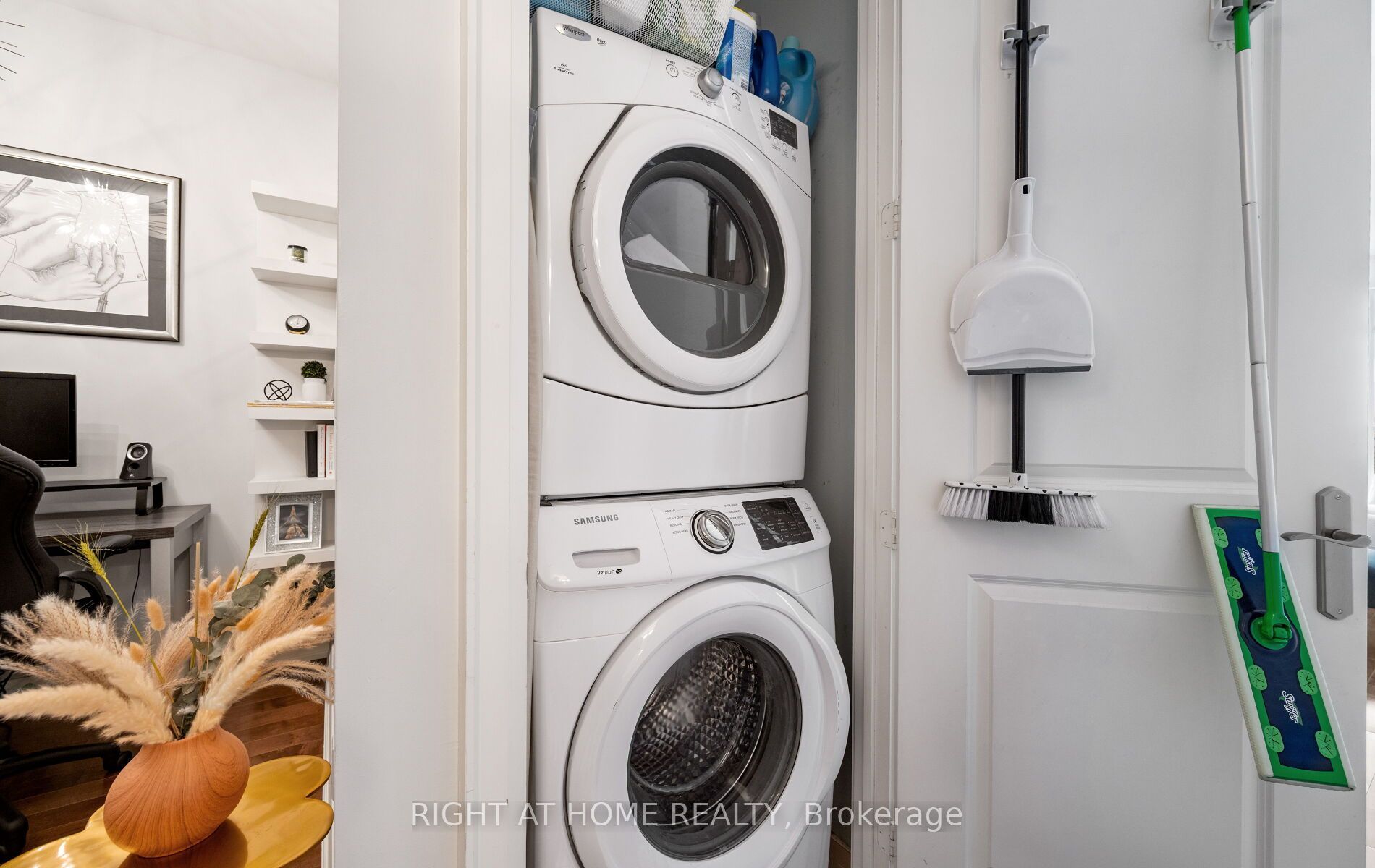 50 Absolute Avenue 4902 Lph Property Photo 23