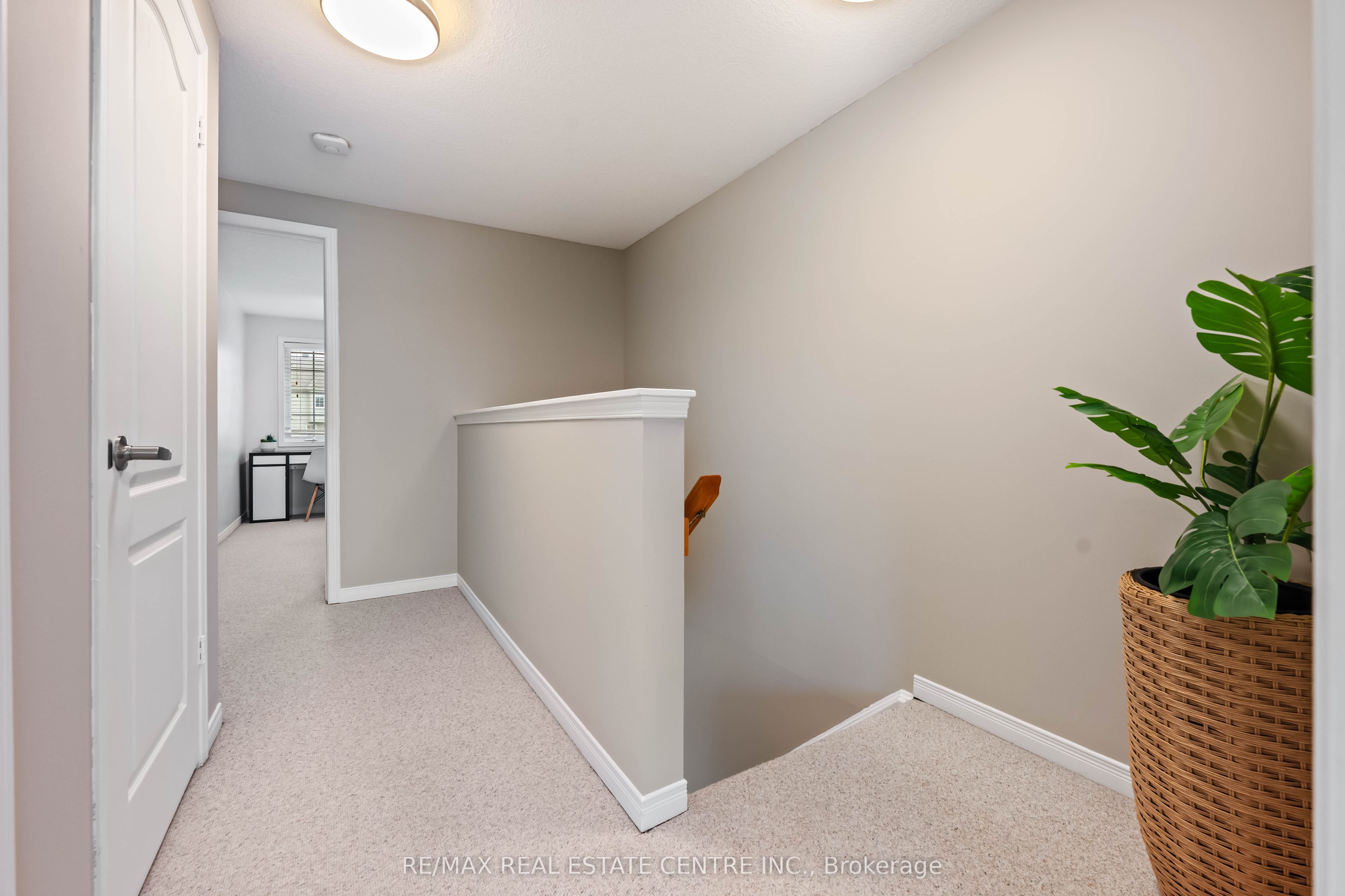 53 Benjamin Crescent Property Photo 25