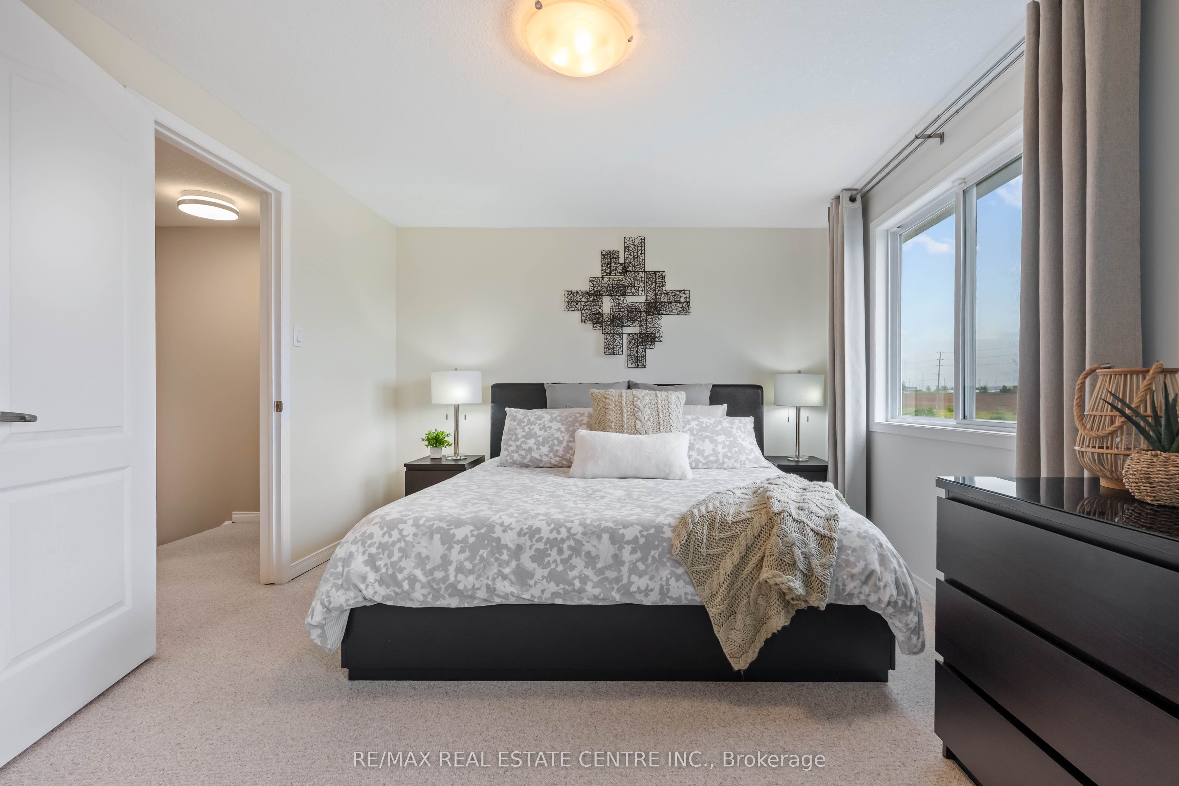 53 Benjamin Crescent Property Photo 28