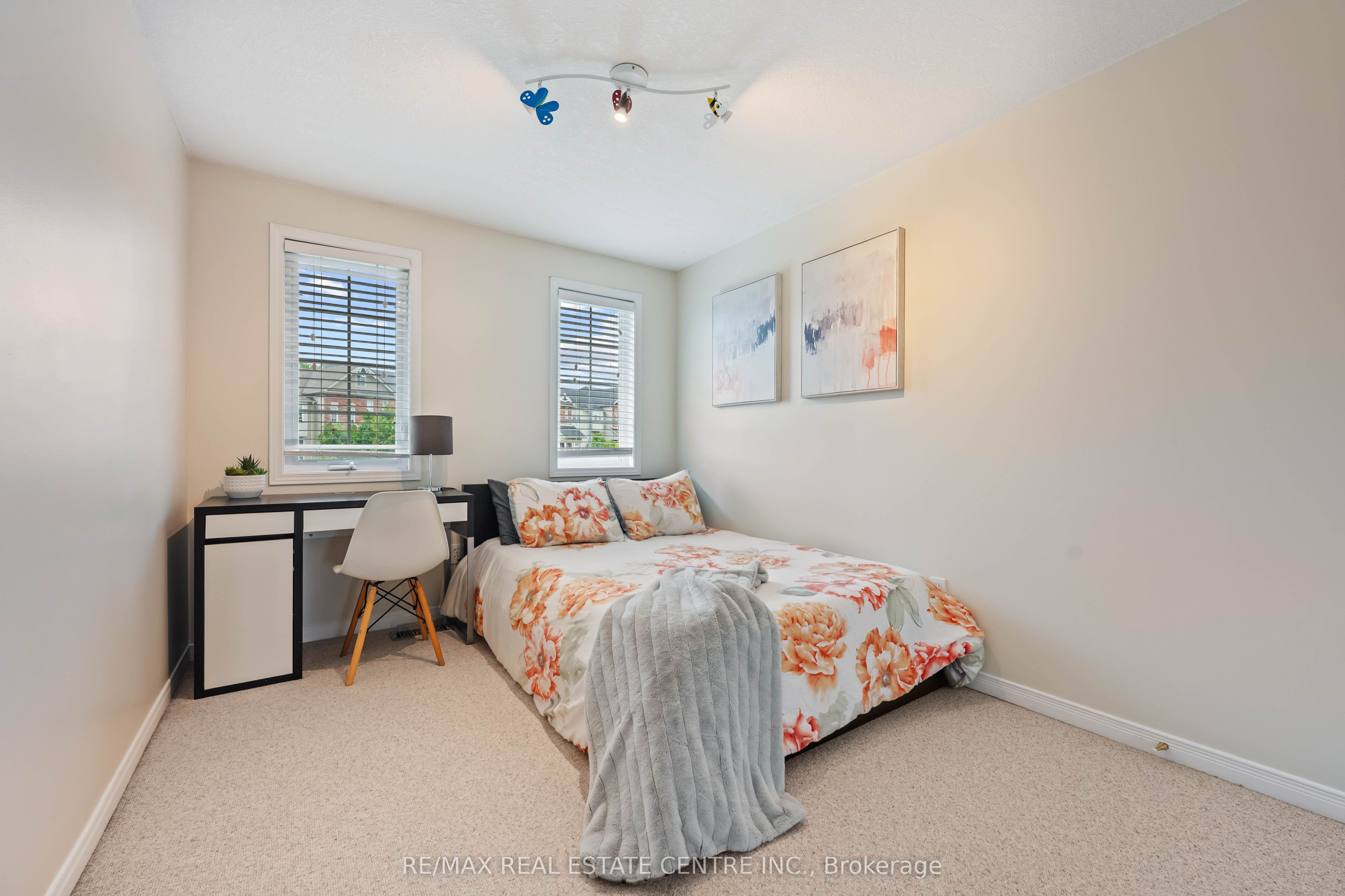 53 Benjamin Crescent Property Photo 32