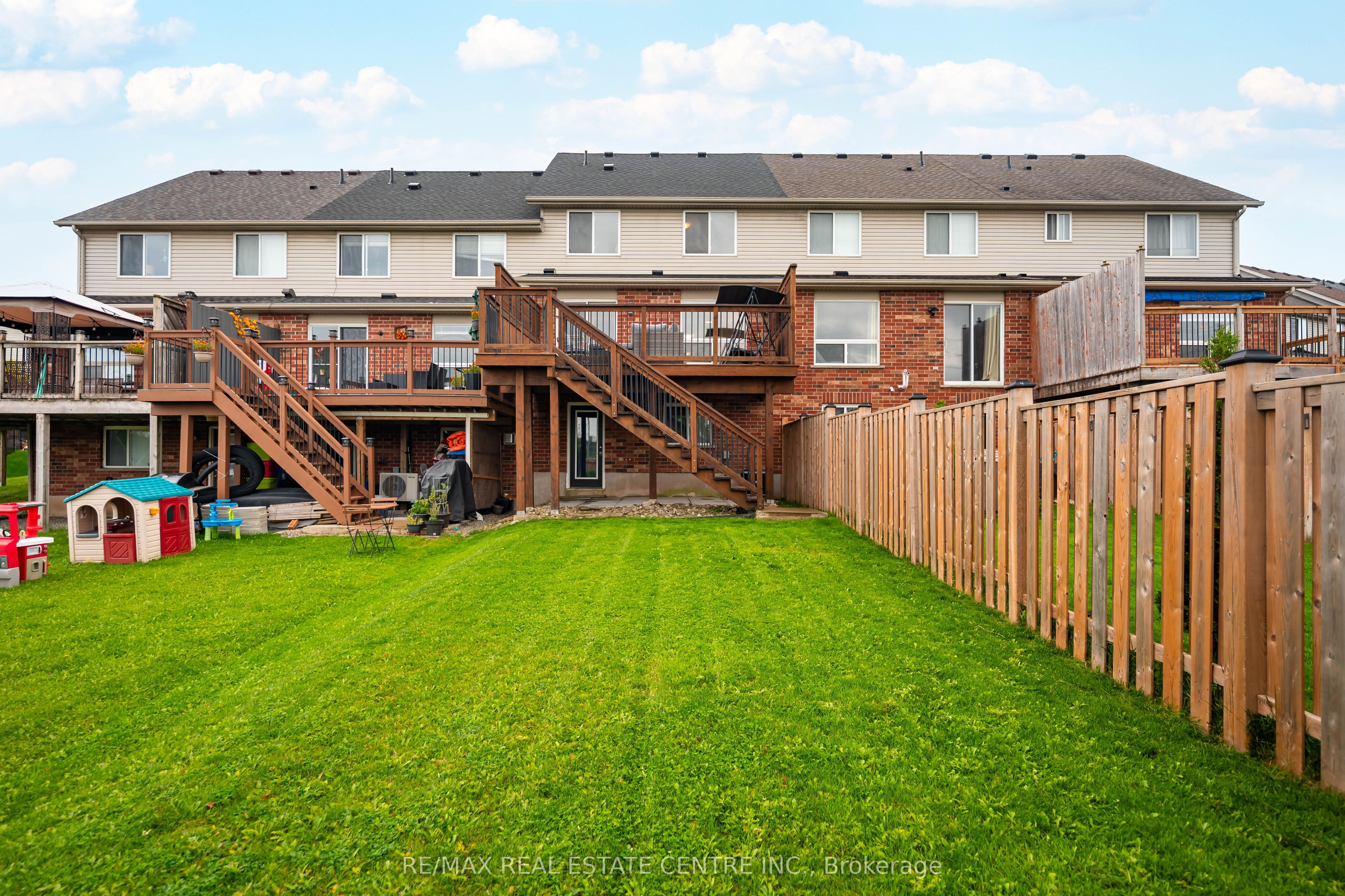 53 Benjamin Crescent Property Photo 40