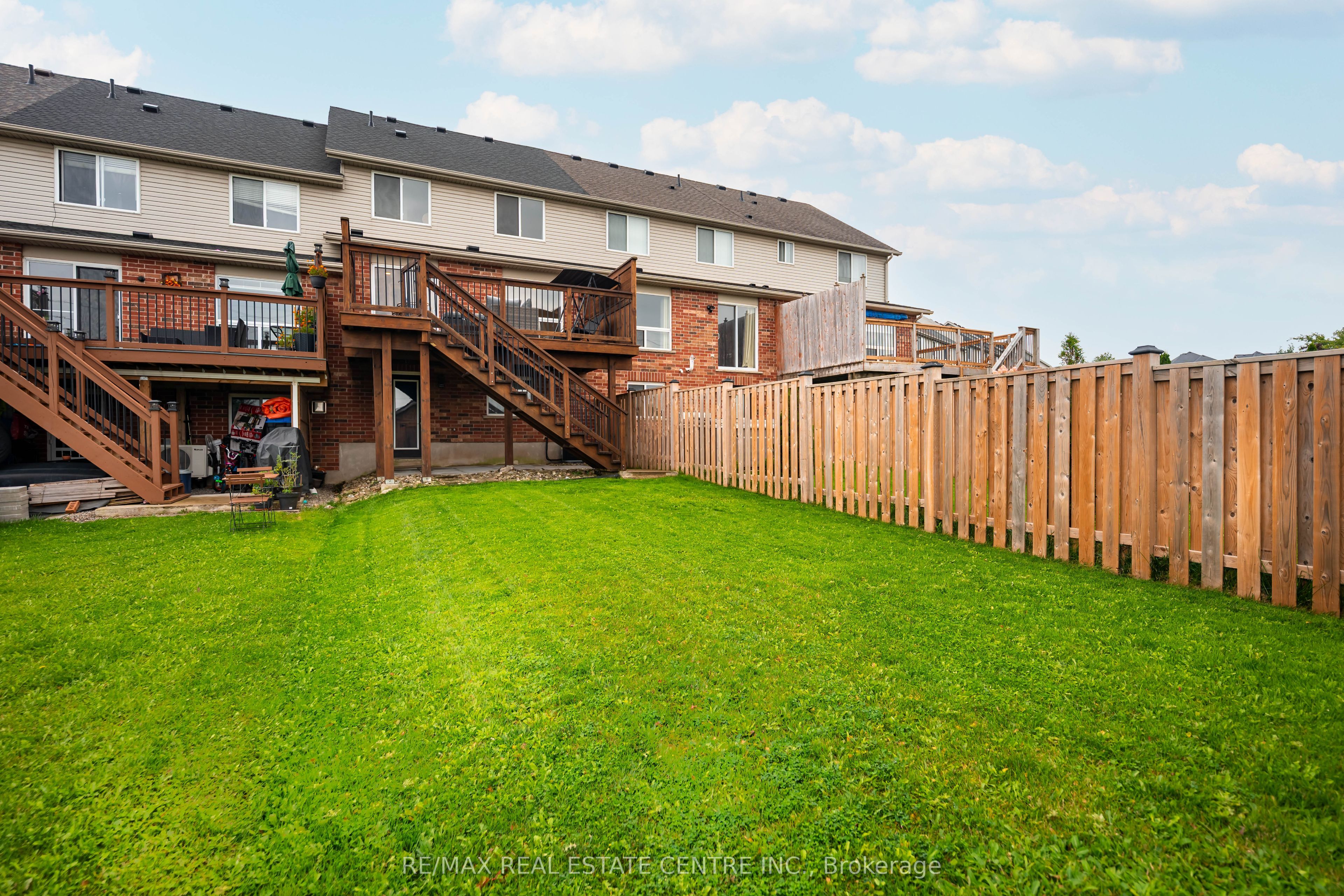 53 Benjamin Crescent Property Photo 41