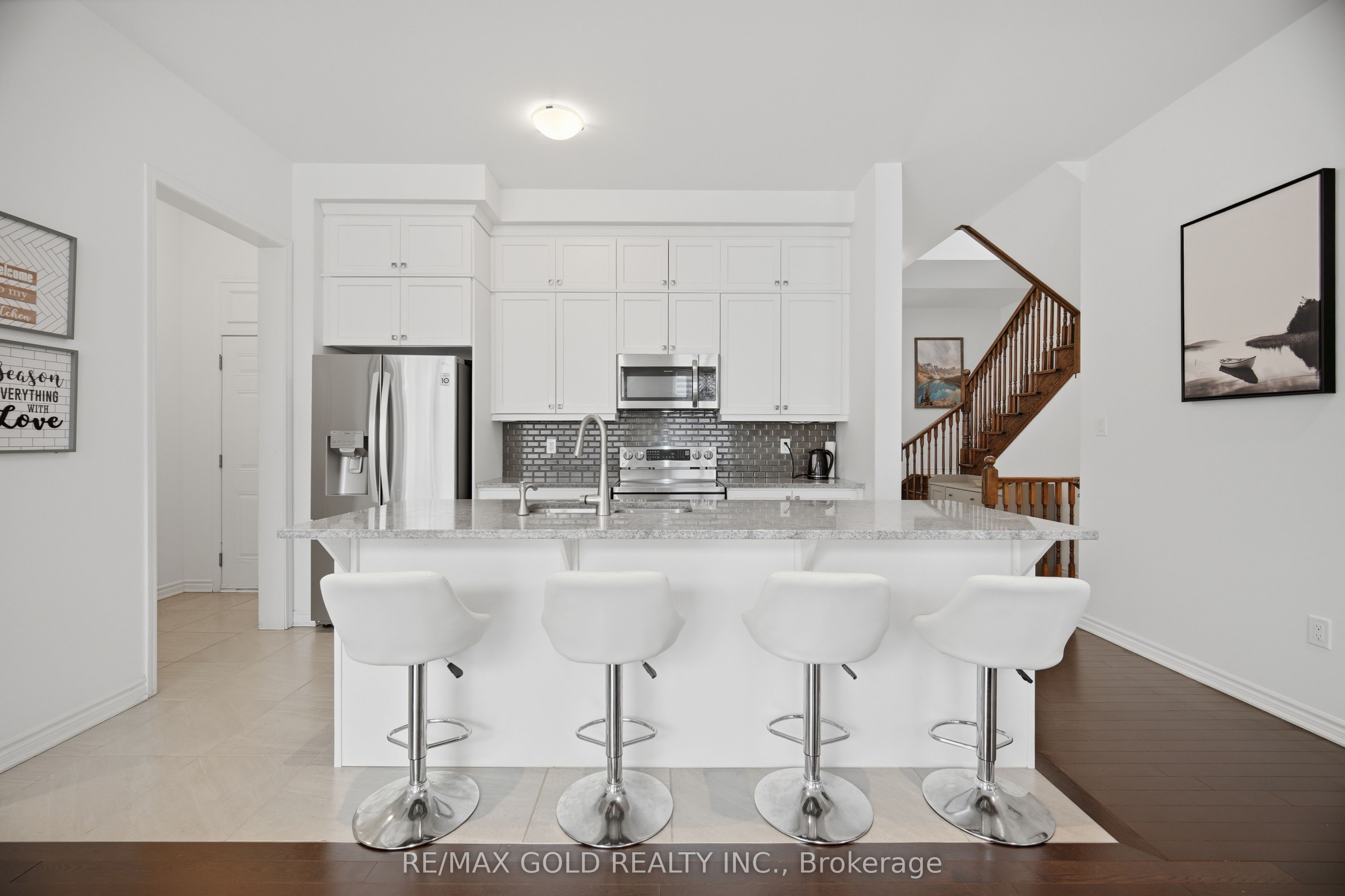 526 Kennedy Circle W Property Photo 15