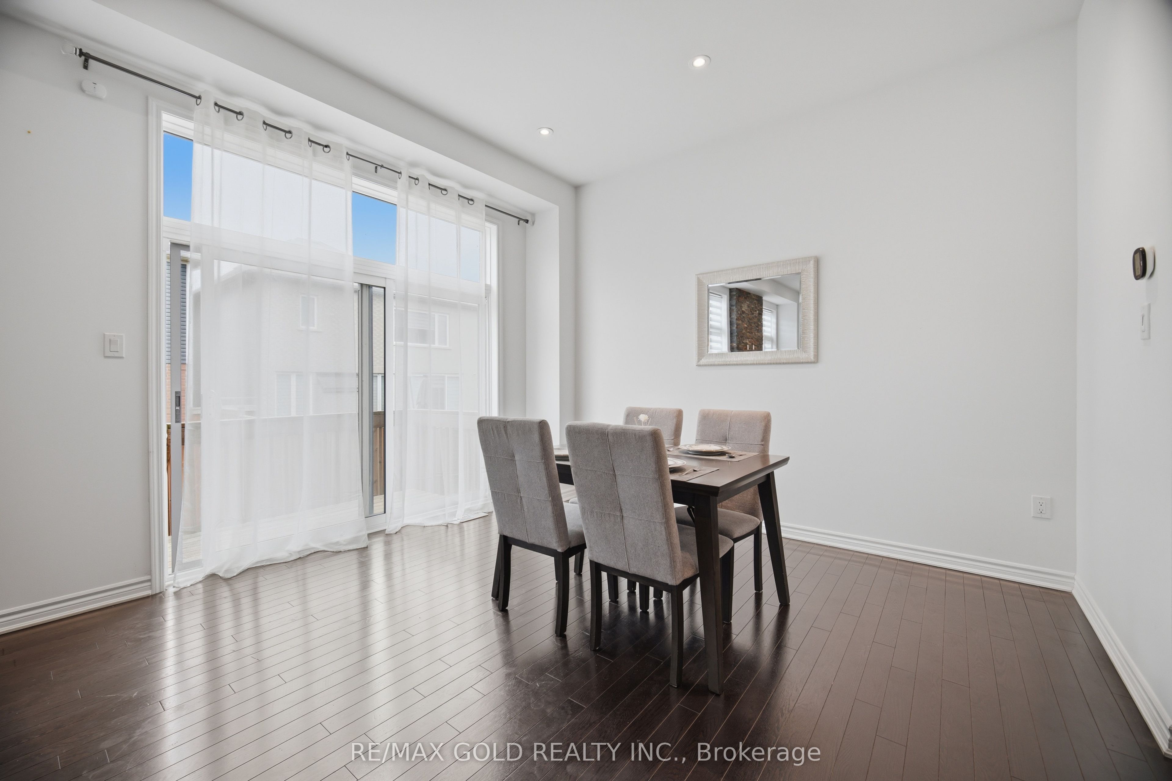 526 Kennedy Circle W Property Photo 19