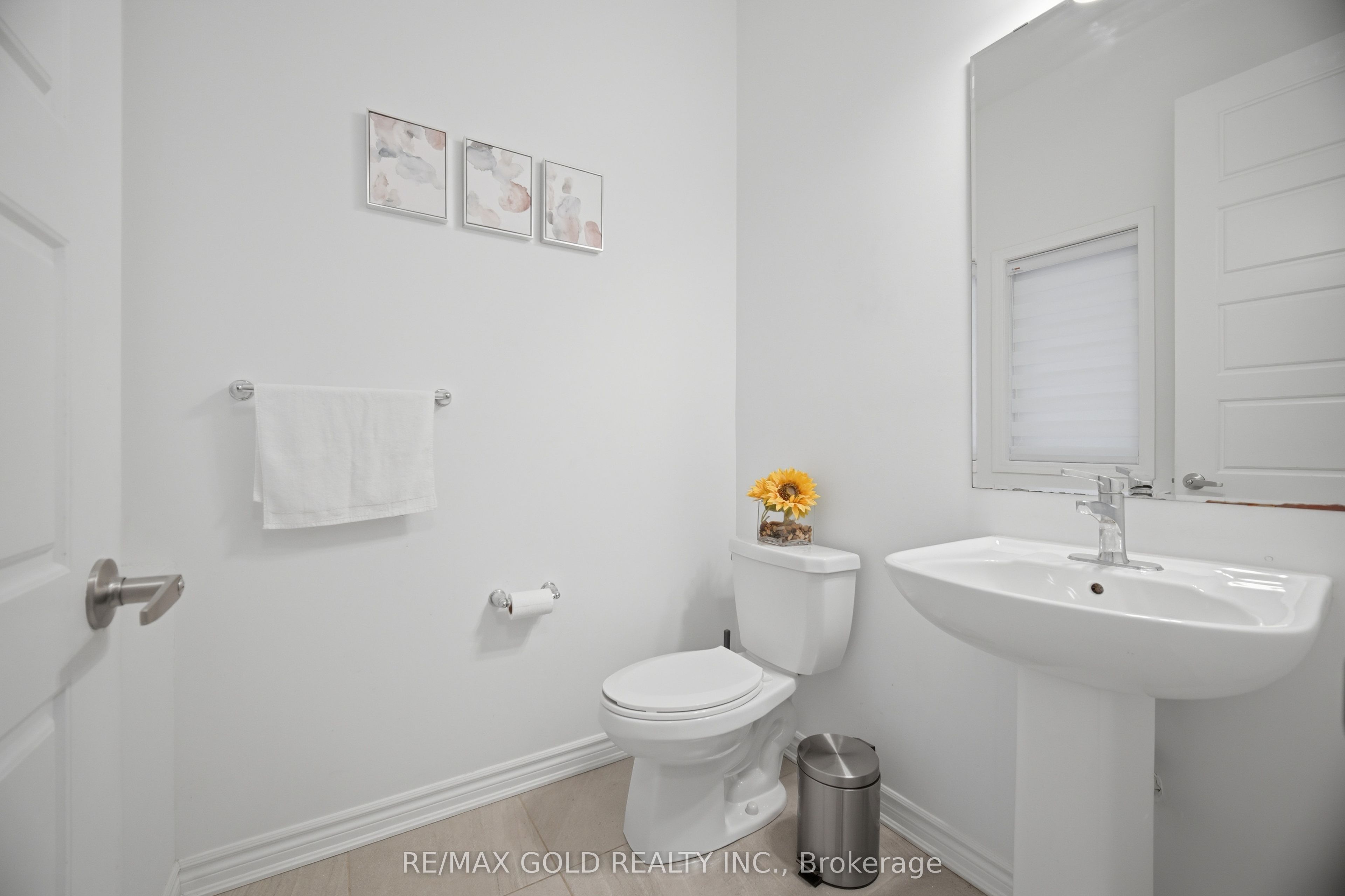 526 Kennedy Circle W Property Photo 24