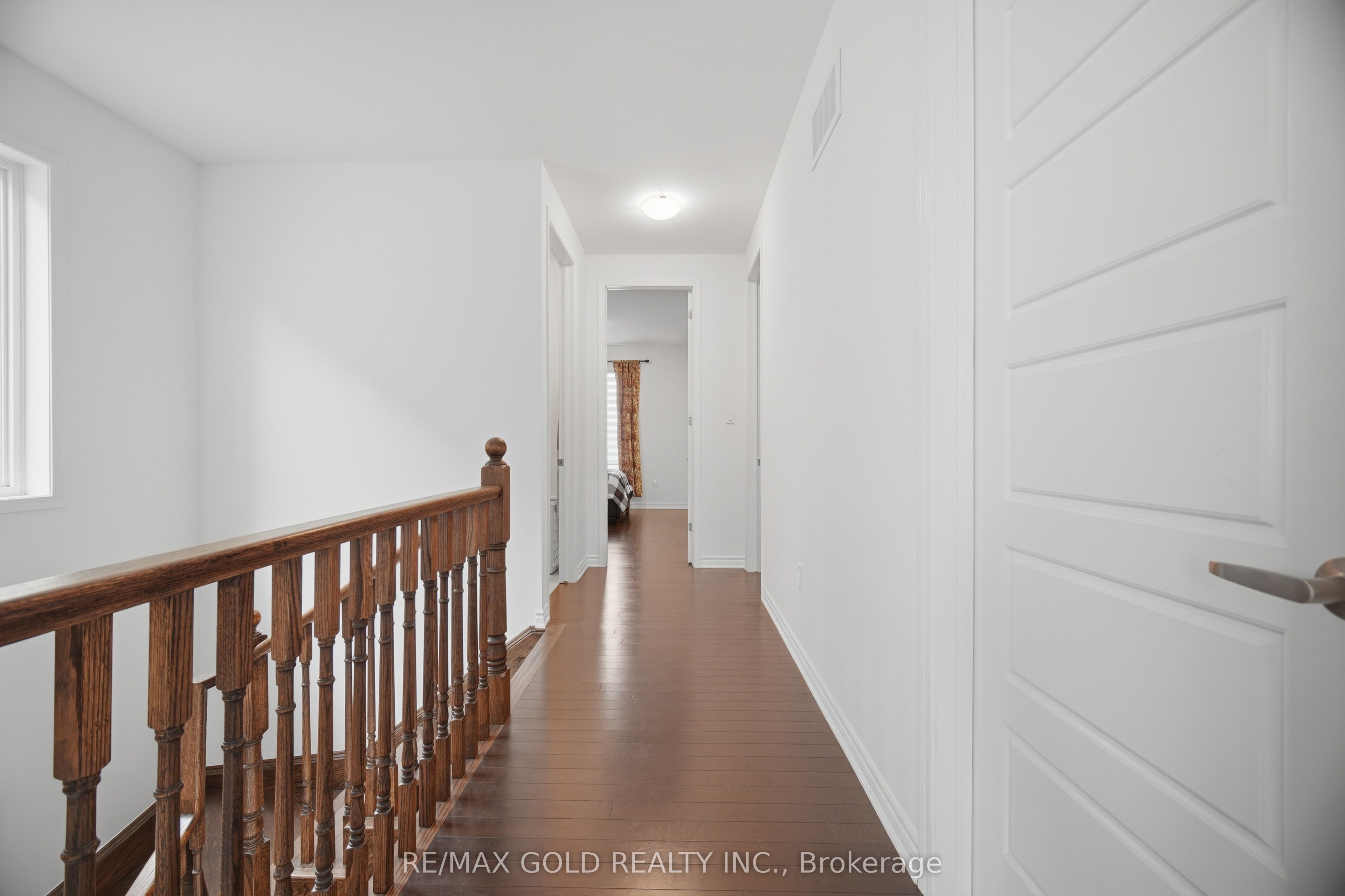 526 Kennedy Circle W Property Photo 26