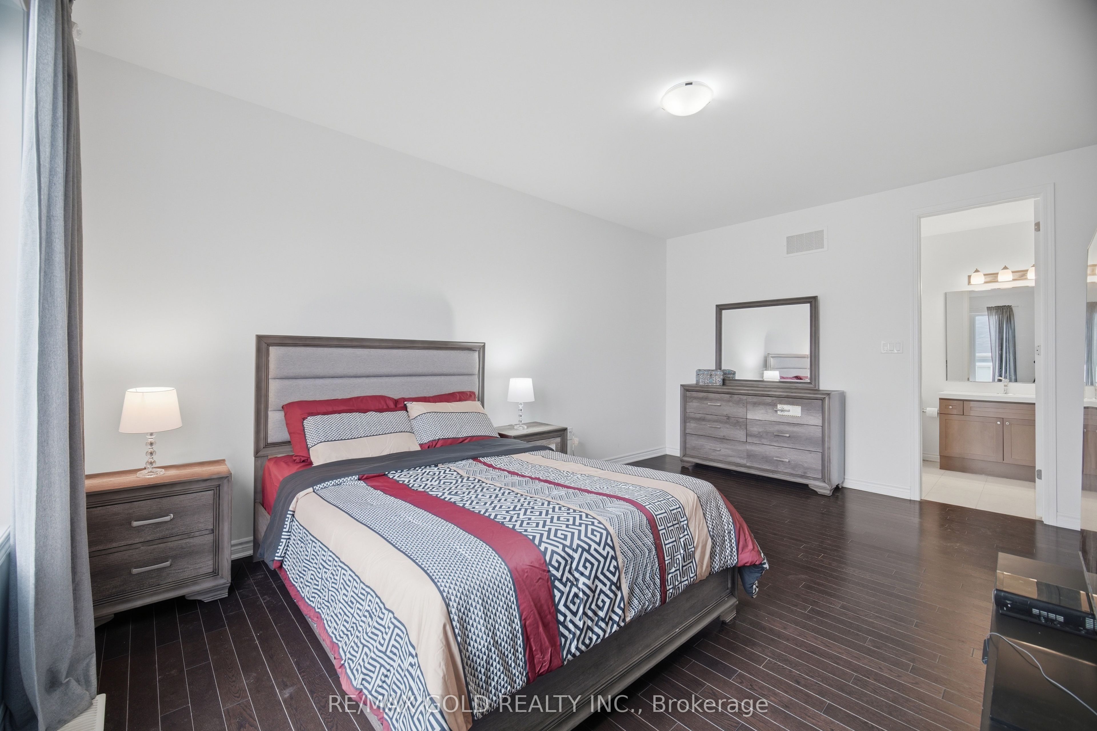 526 Kennedy Circle W Property Photo 29