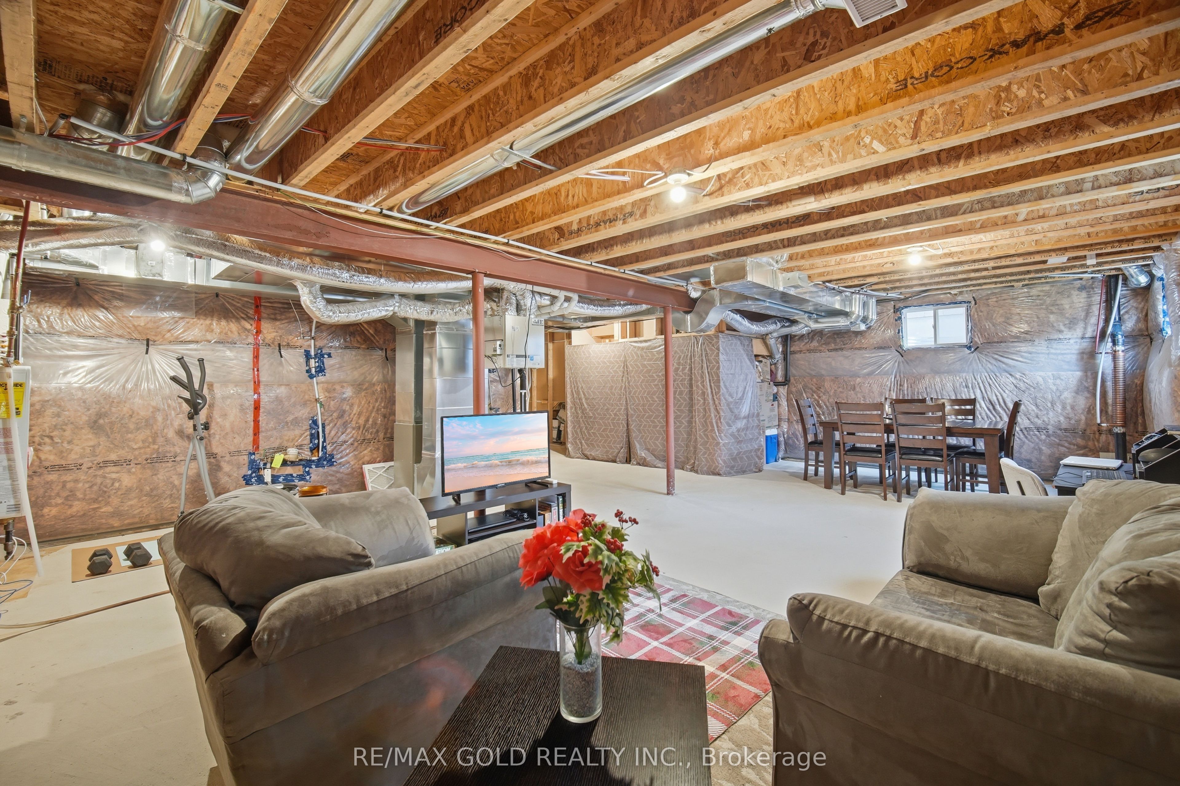 526 Kennedy Circle W Property Photo 46