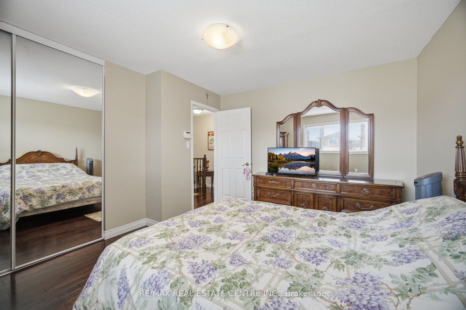11 Sheringham Street Property Photo 22
