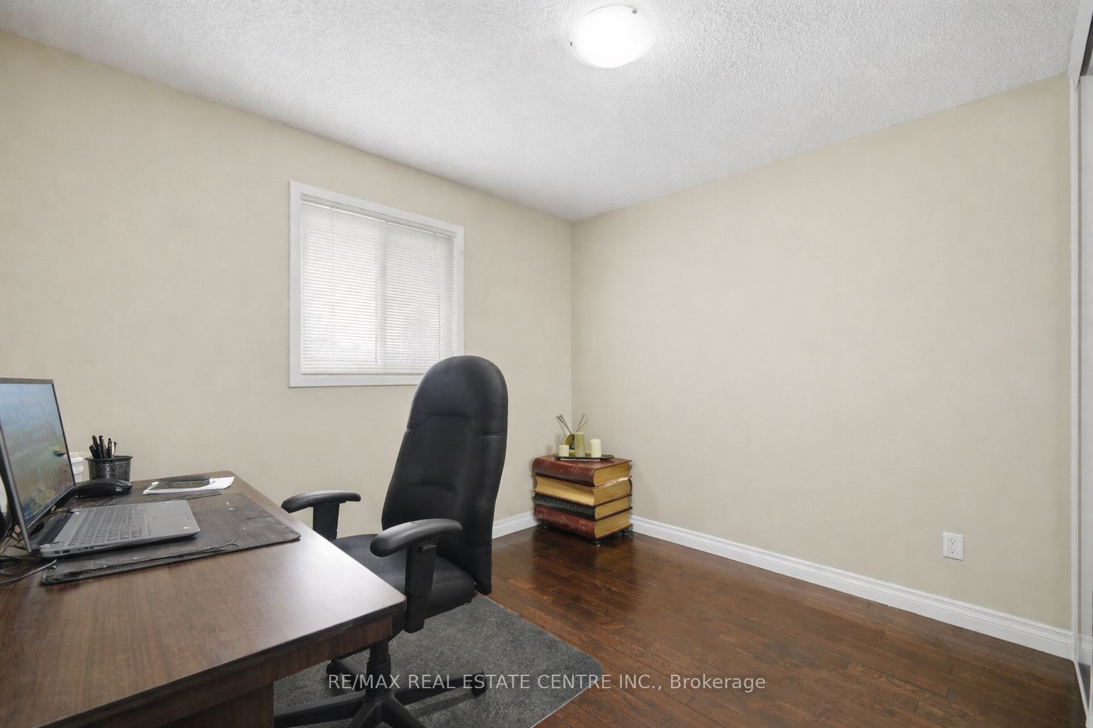 11 Sheringham Street Property Photo 23