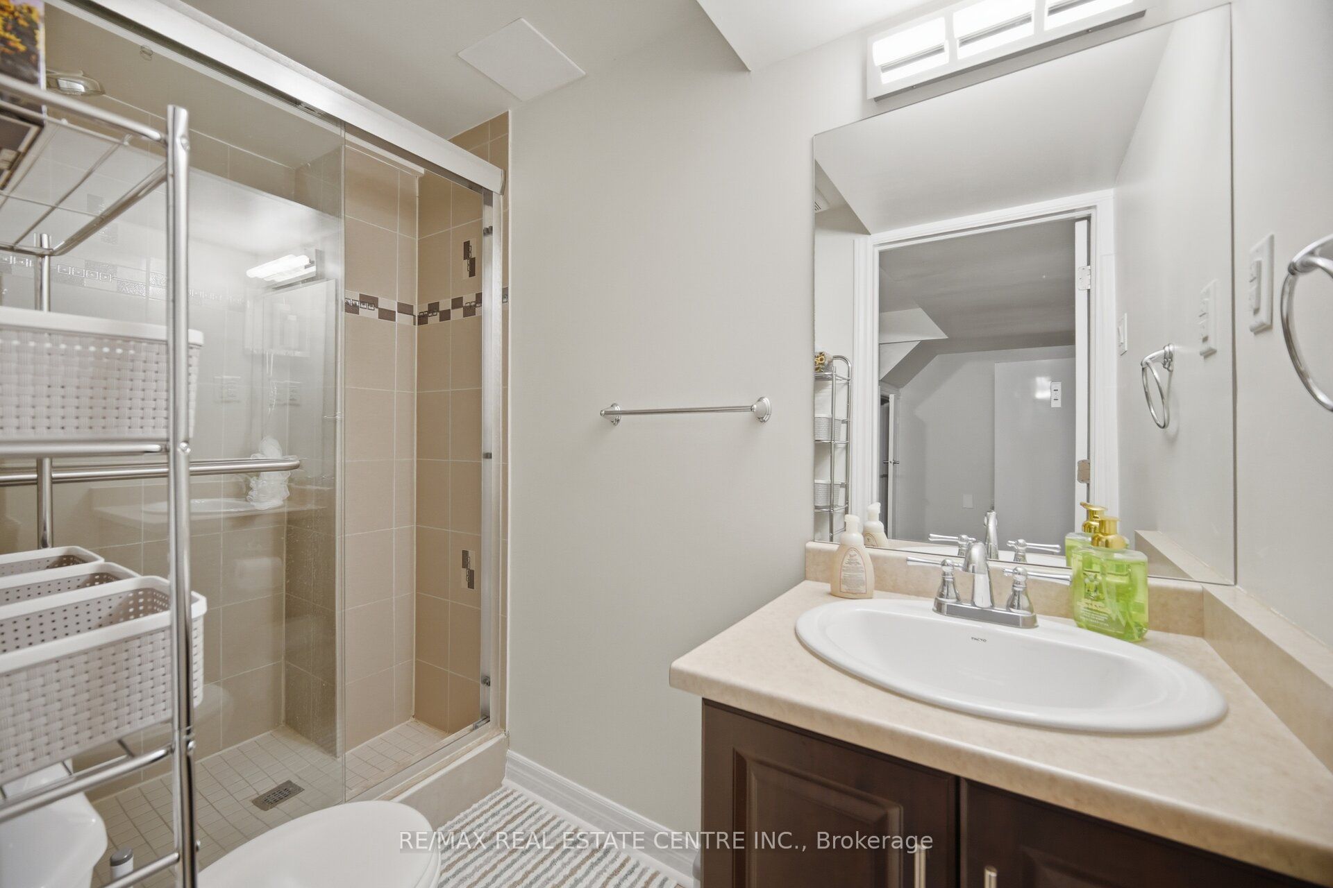 11 Sheringham Street Property Photo 37