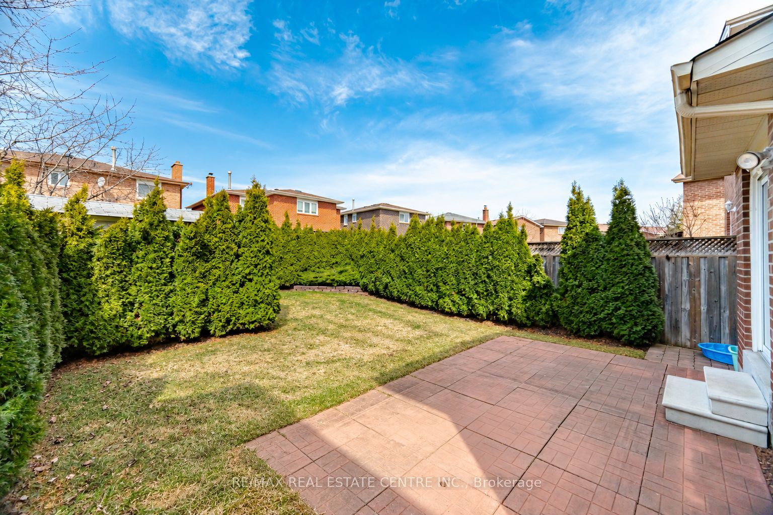 11 Sheringham Street Property Photo 39