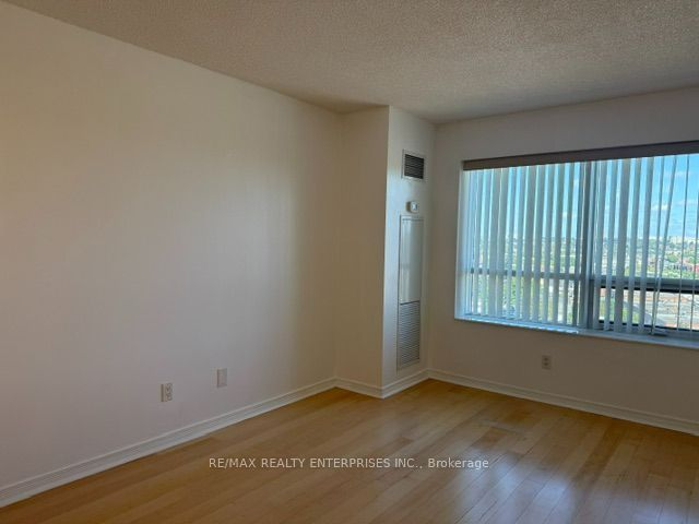 61 Heintzman Street 1310 Property Photo 5