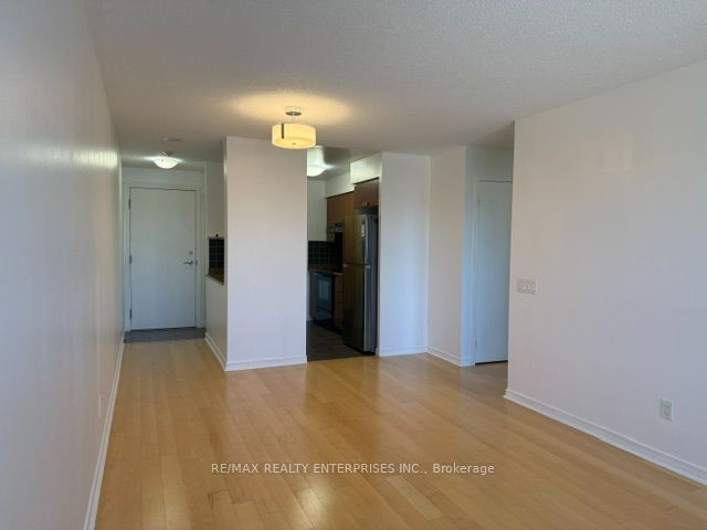61 Heintzman Street 1310 Property Photo 6