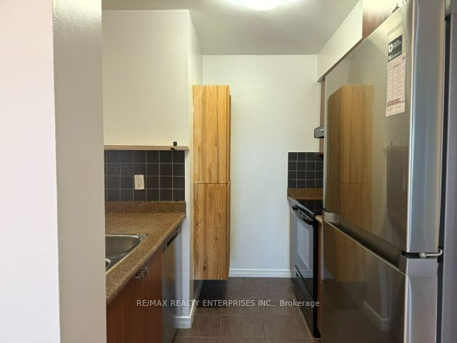 61 Heintzman Street 1310 Property Photo 7