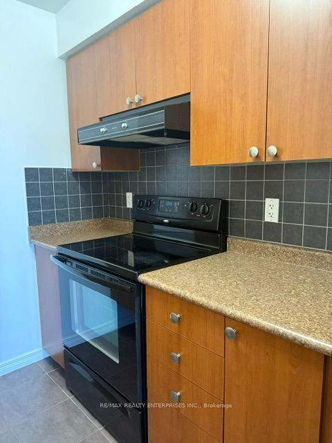 61 Heintzman Street 1310 Property Photo 9