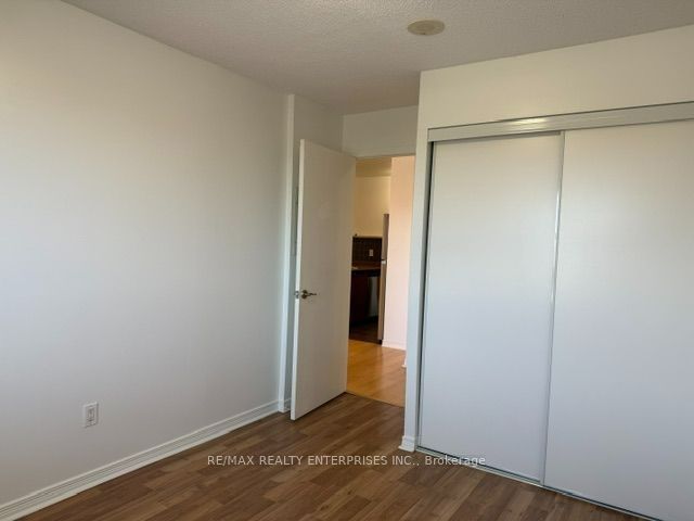 61 Heintzman Street 1310 Property Photo 13