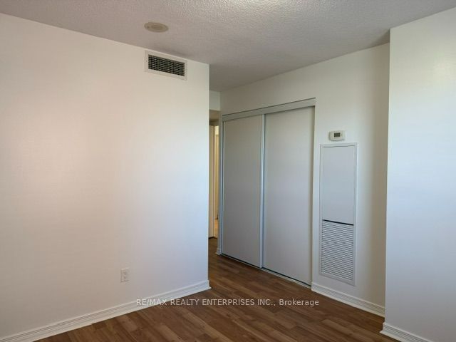 61 Heintzman Street 1310 Property Photo 14