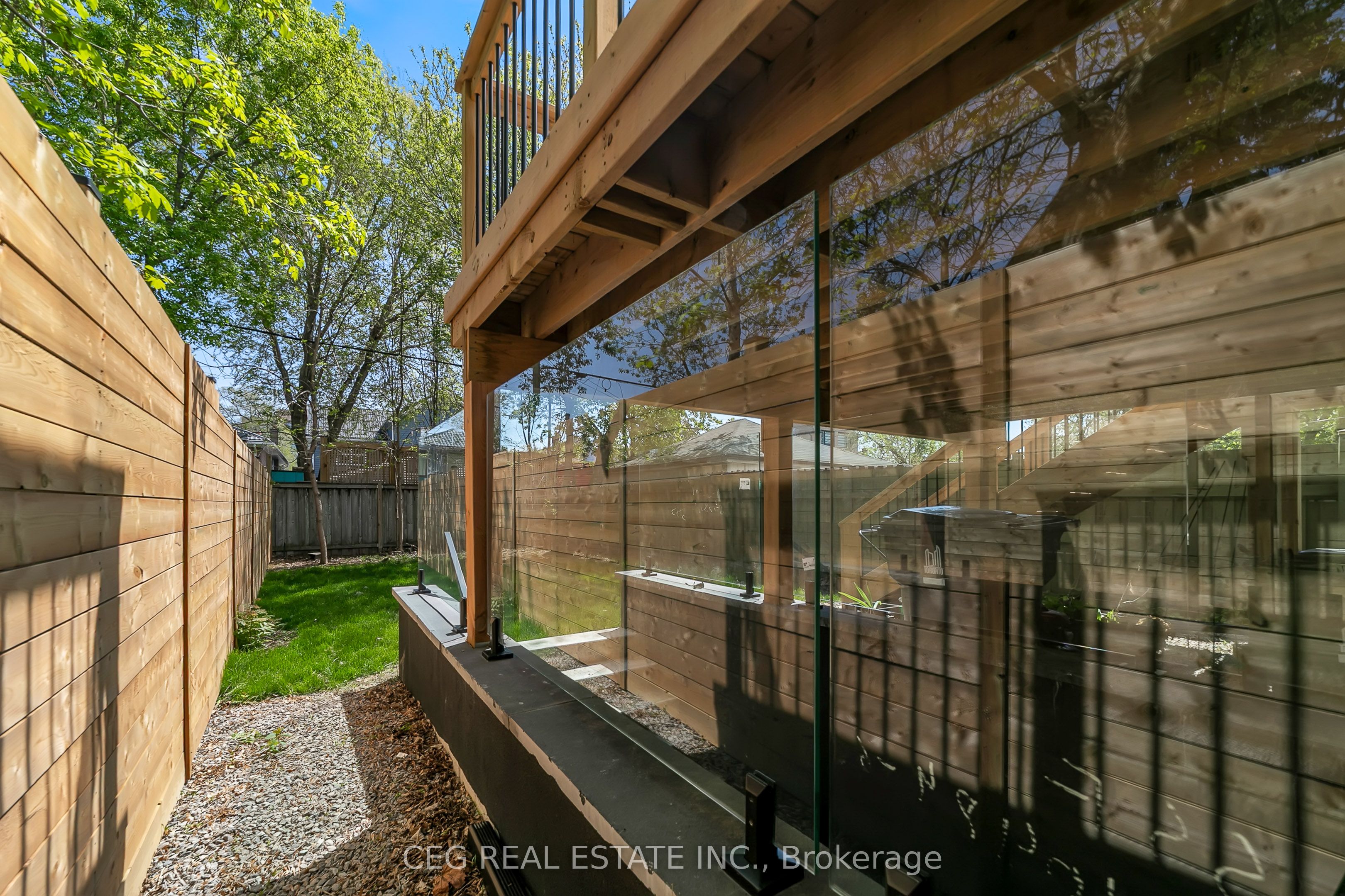21 Sixteenth Street Property Photo 7