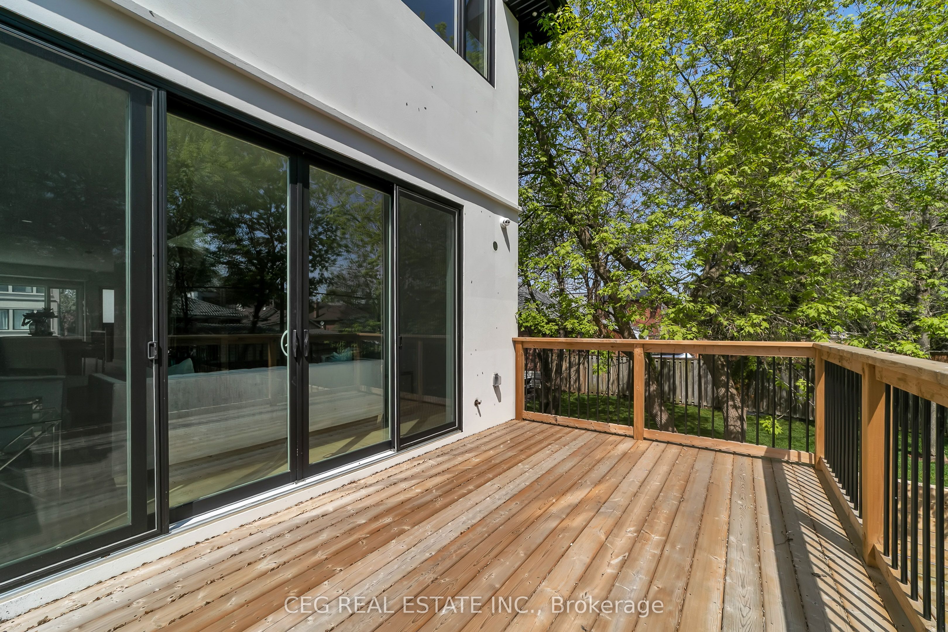 21 Sixteenth Street Property Photo 9