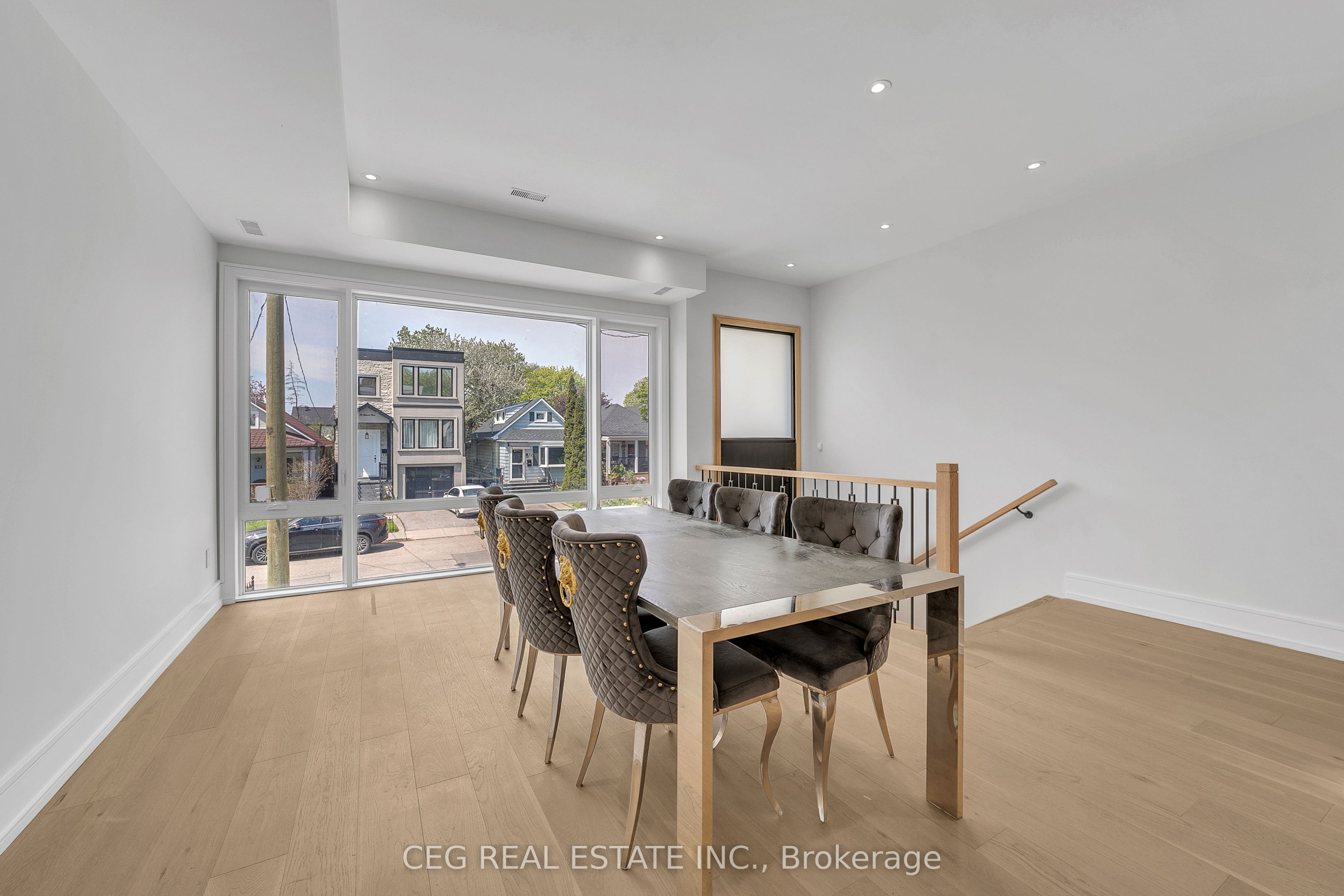 21 Sixteenth Street Property Photo 13