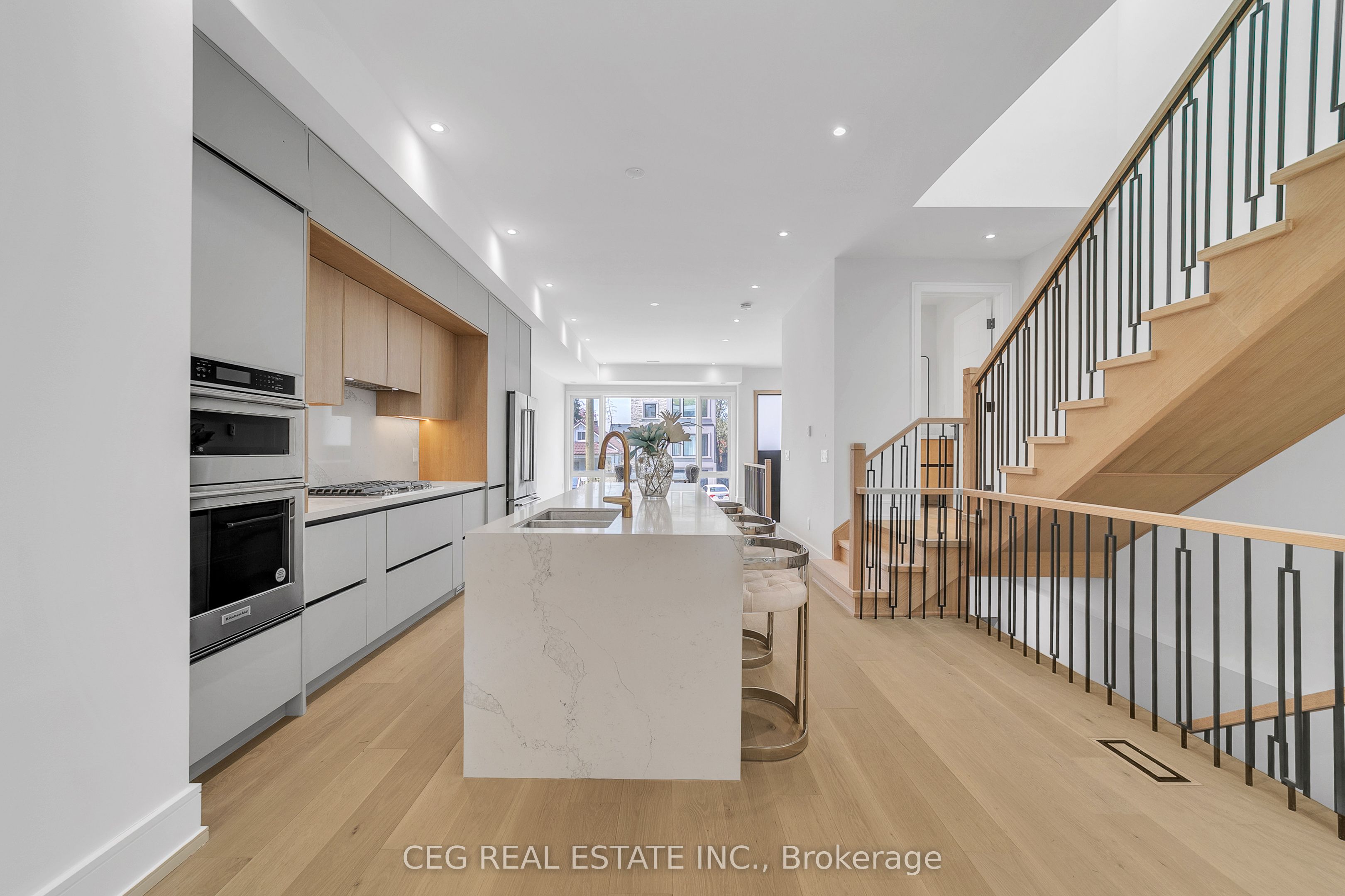 21 Sixteenth Street Property Photo 17