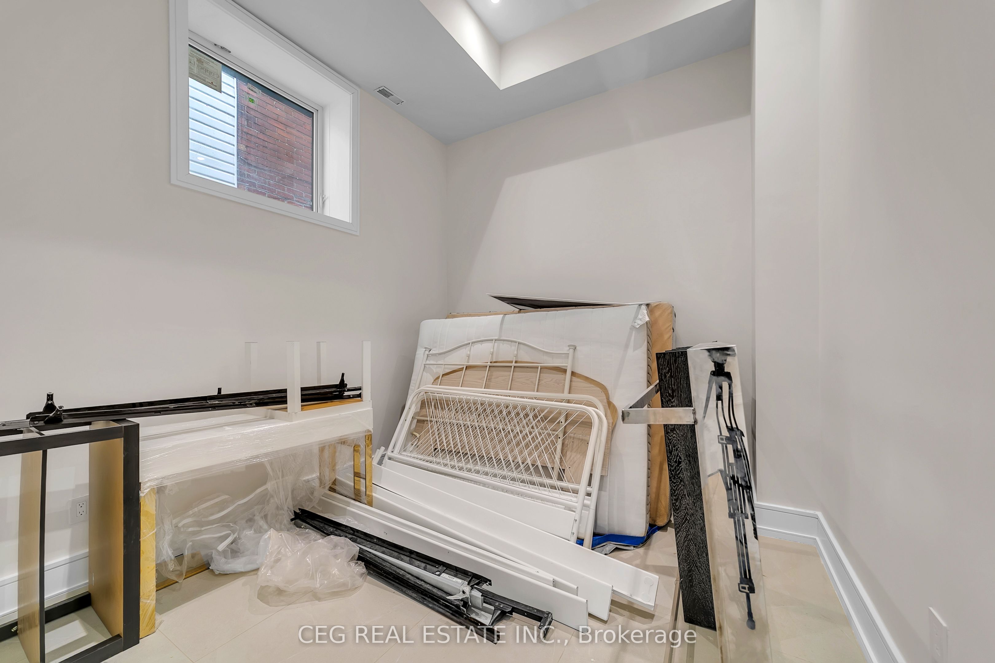 21 Sixteenth Street Property Photo 21